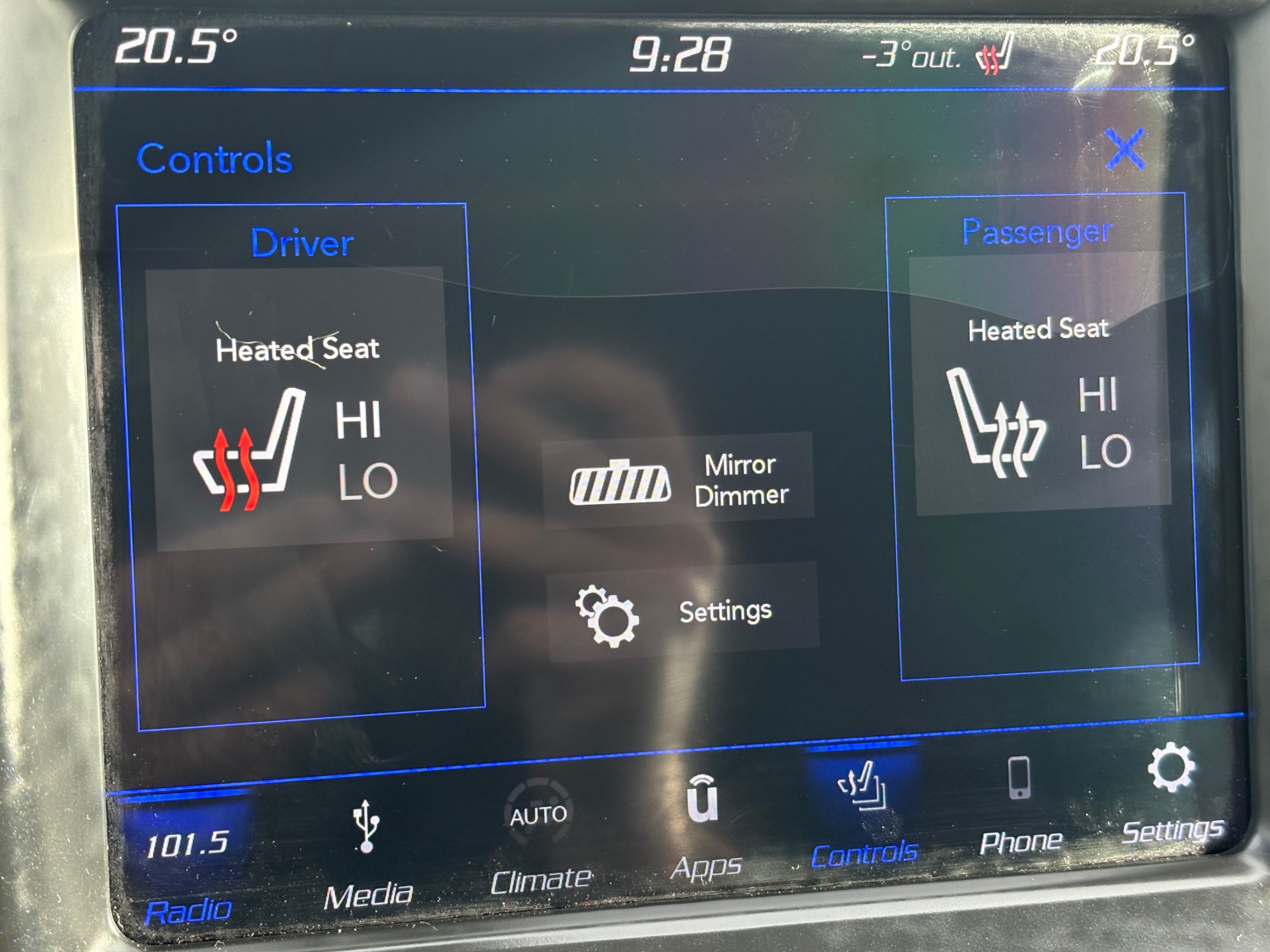 /gundhu/2018-Chrysler-300-49035545283615156.jpg