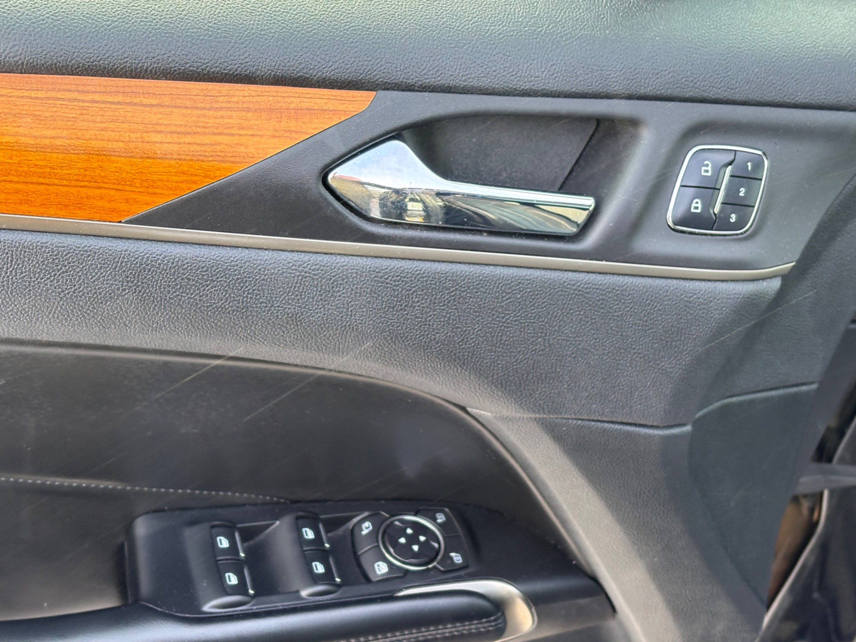 /gundhu/2018-Lincoln-MKC-2253077200339486.jpg