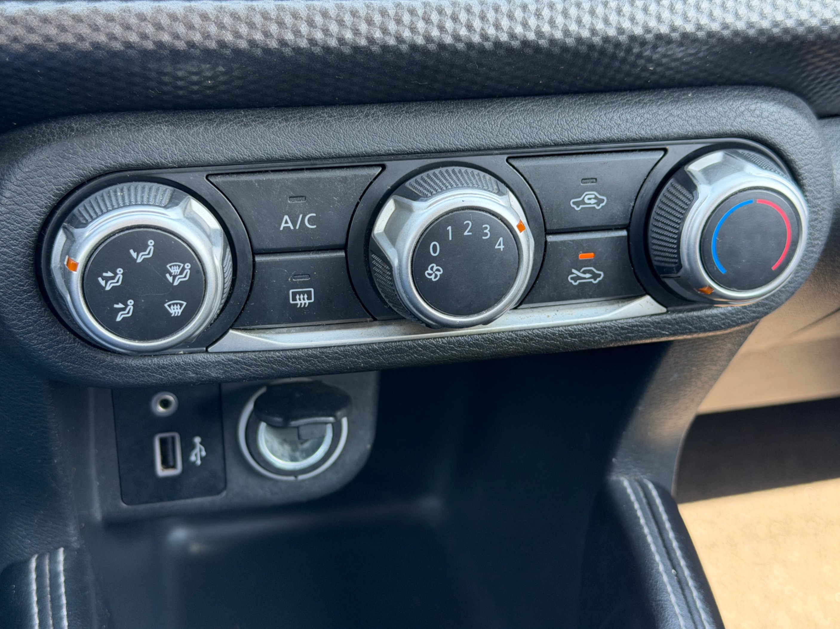 /gundhu/2018-Nissan-Kicks-8309115329154926.jpg