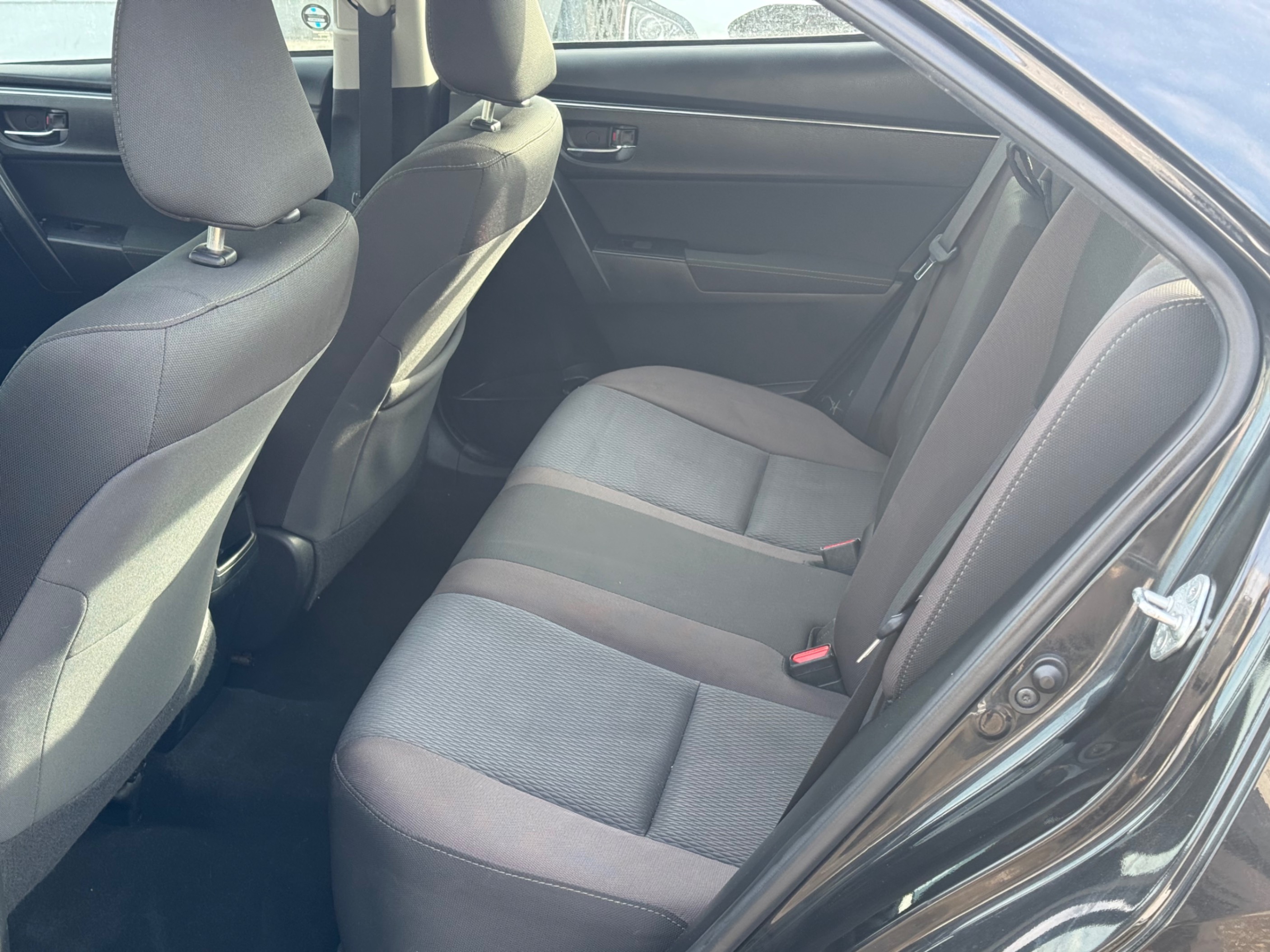 /gundhu/2018-Toyota-Corolla-735424786993172.jpg