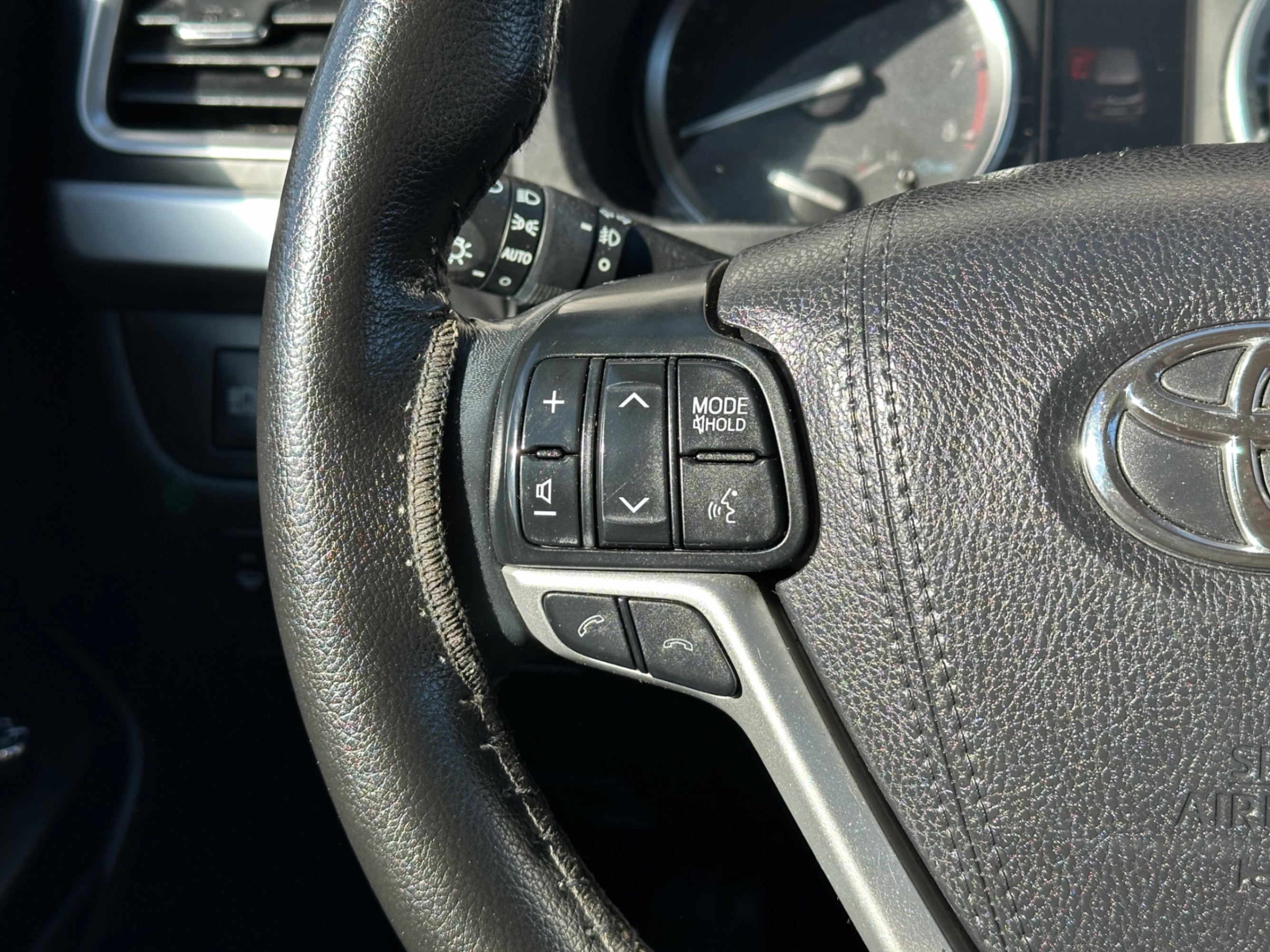 /gundhu/2018-Toyota-Highlander-2059141696873823.jpg