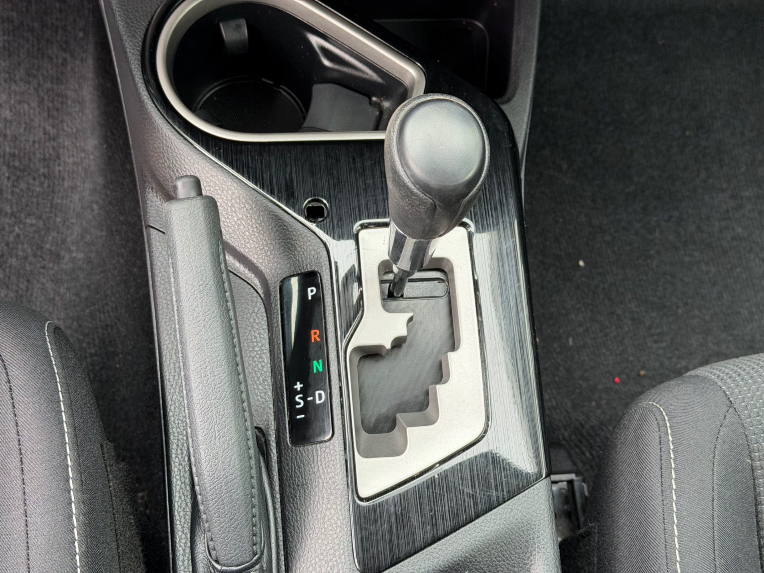 /gundhu/2018-Toyota-RAV4-15576636225988194.jpg