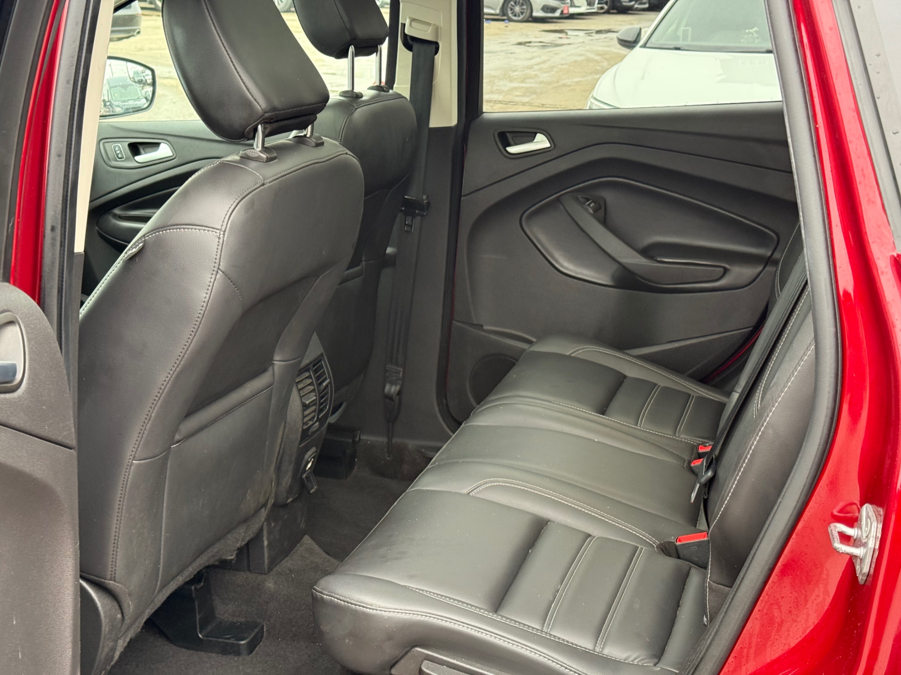 /gundhu/2019-Ford-Escape-004009880896365781.jpg
