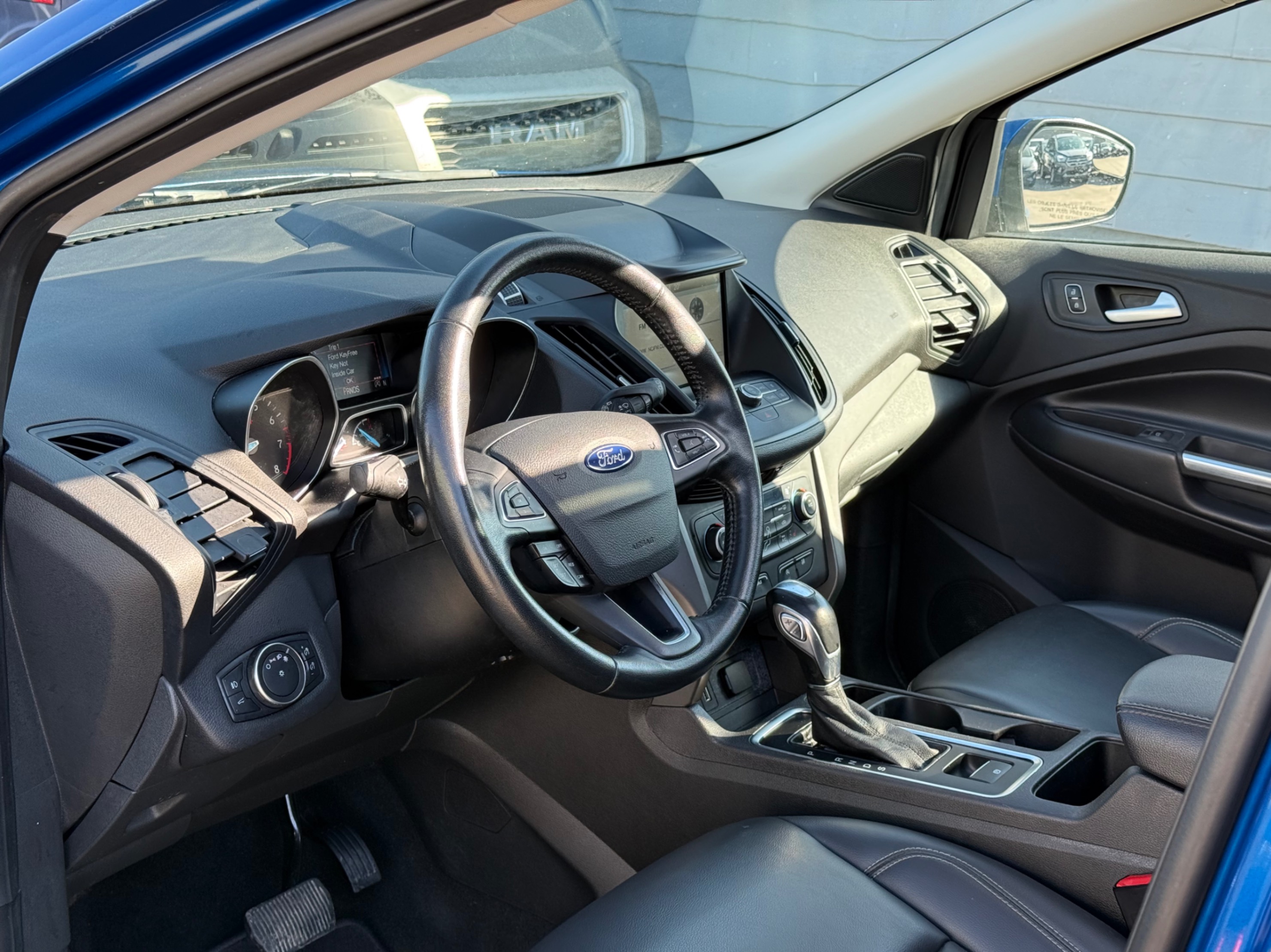 /gundhu/2019-Ford-Escape-09363478501157552.jpg
