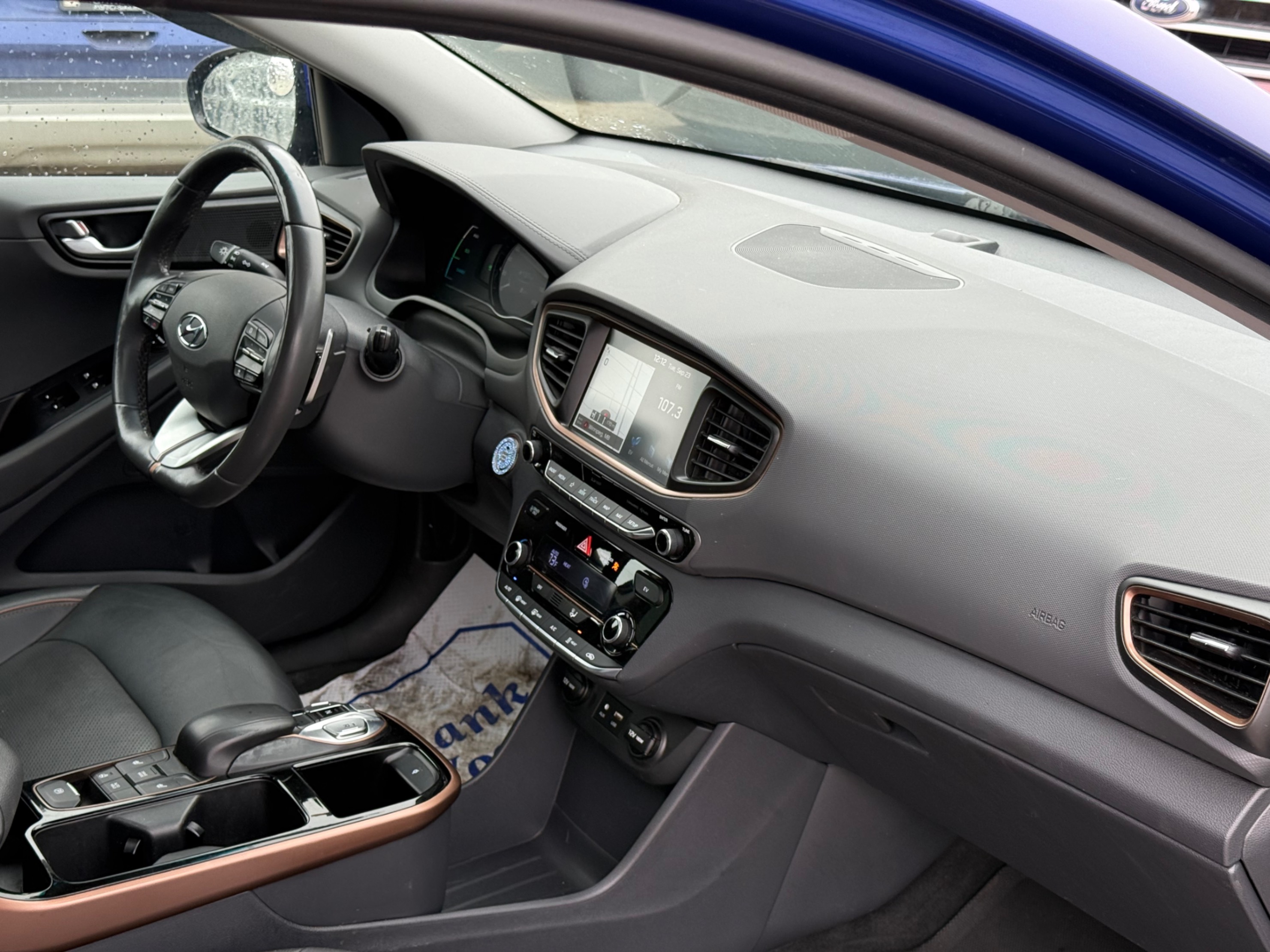 /gundhu/2019-Hyundai-IoniqElectric-09006097501713617.jpg