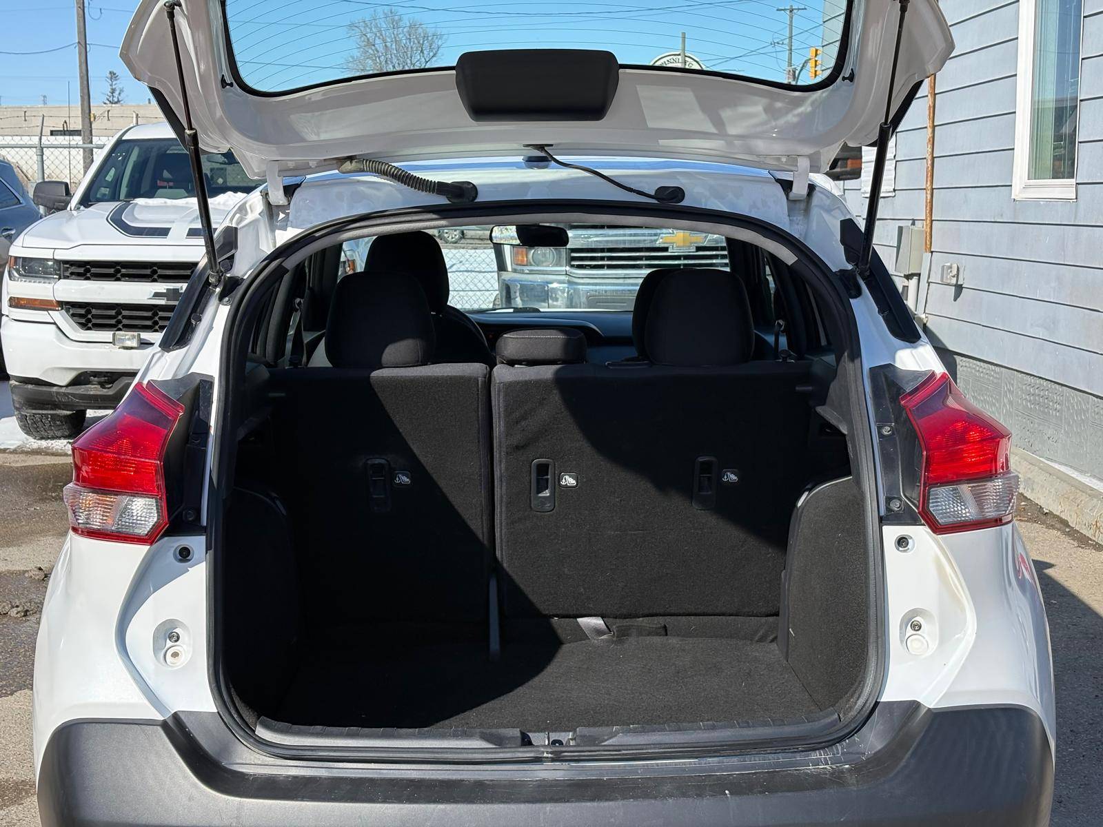 /gundhu/2019-Nissan-Kicks-040041140530847175.jpg