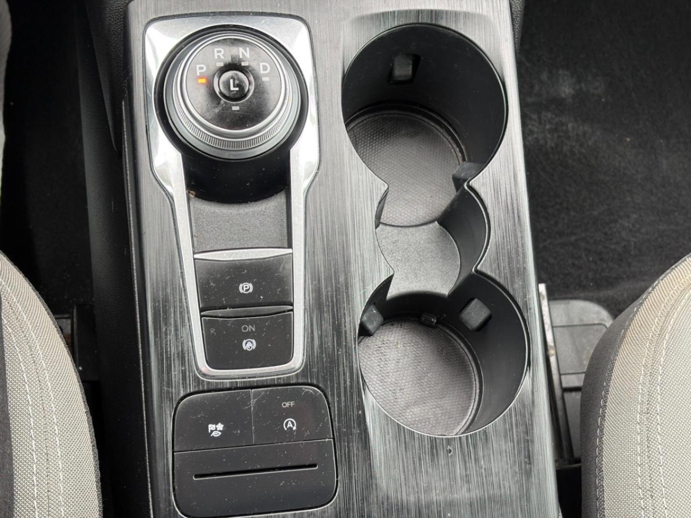 /gundhu/2020-Ford-Escape-8912896201844891.jpg
