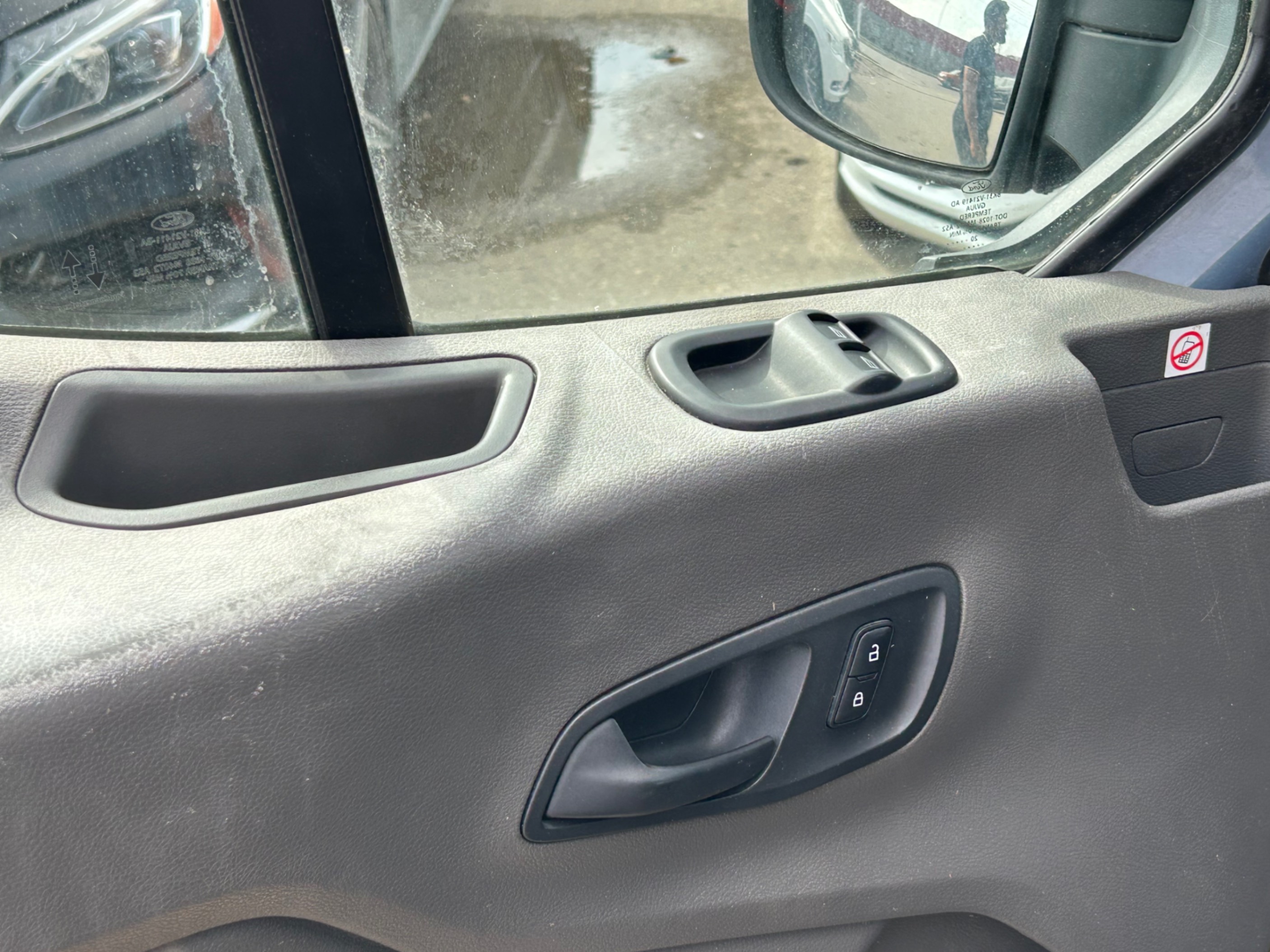 /gundhu/2020-Ford-Transit-13716632328621037.jpg