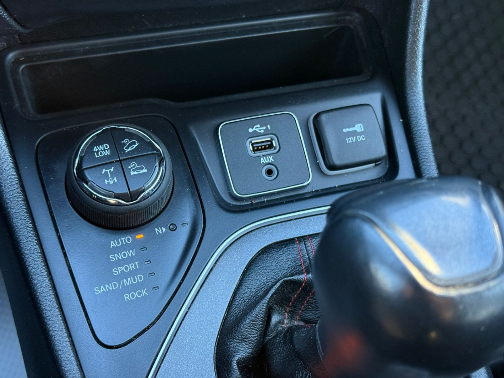 /gundhu/2020-Jeep-Cherokee-006590008041545525.jpg