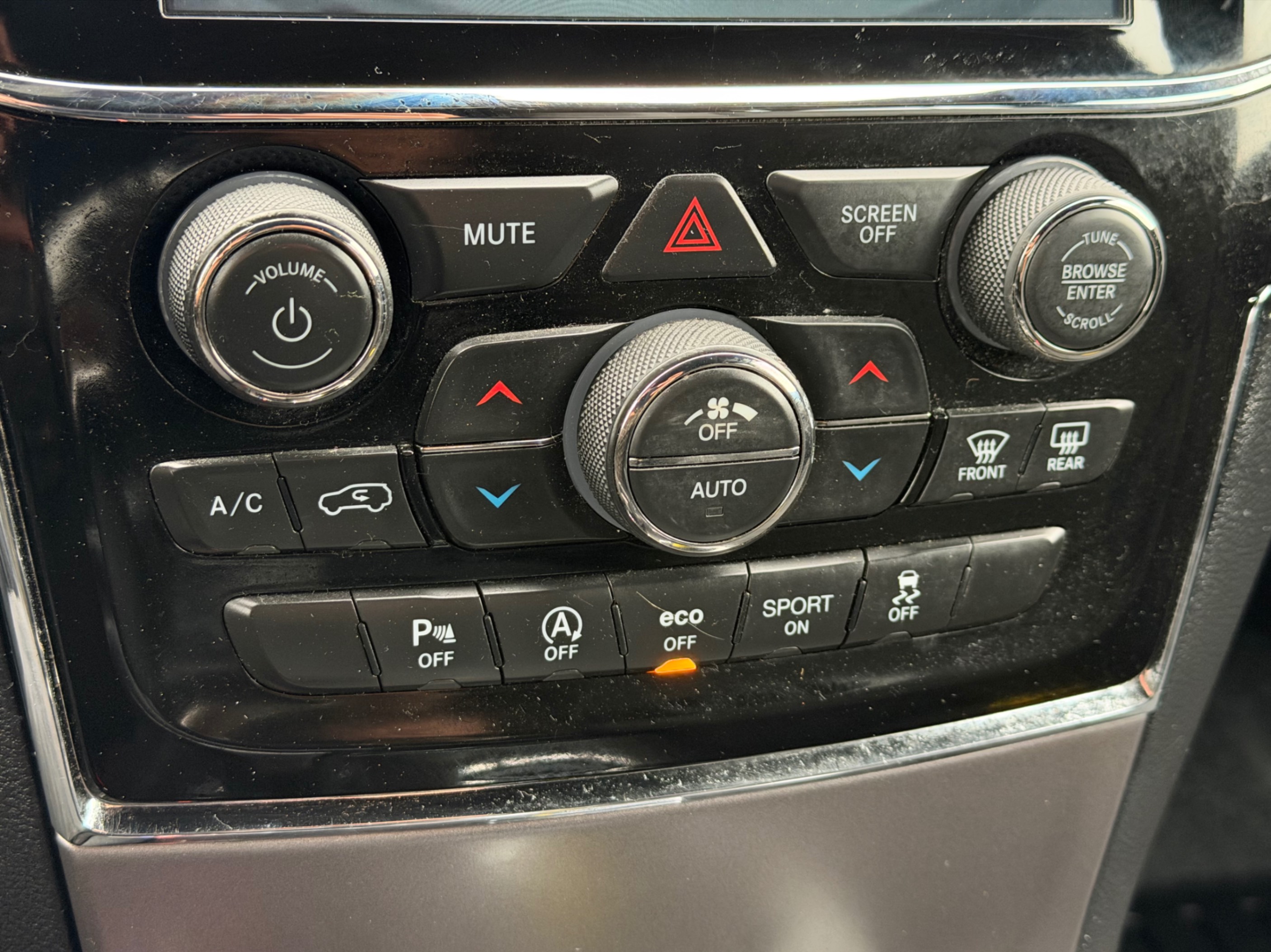 /gundhu/2020-Jeep-GrandCherokee-897627499384495.jpg