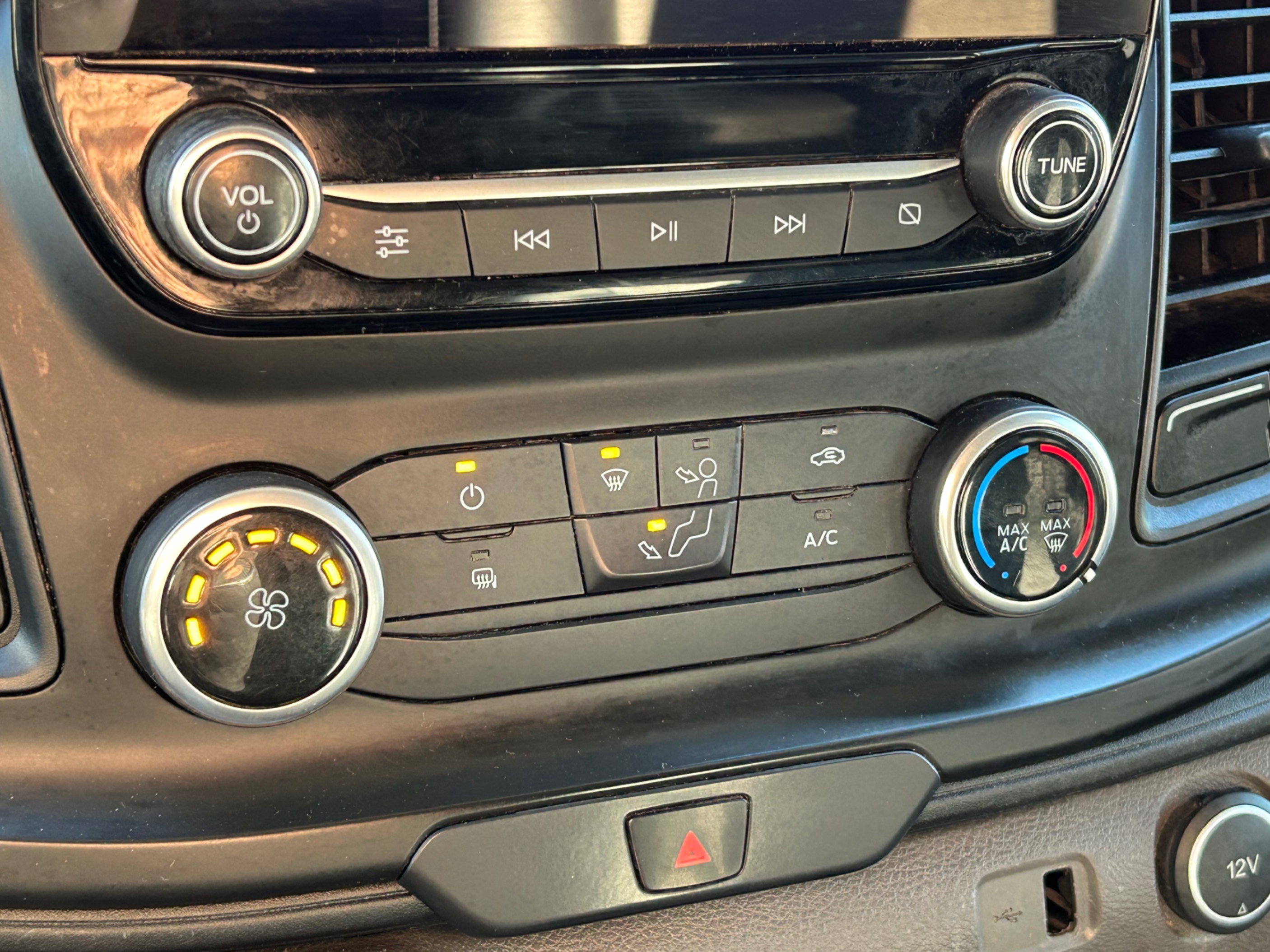 /gundhu/2021-Ford-Transit-2055086783545177.jpg