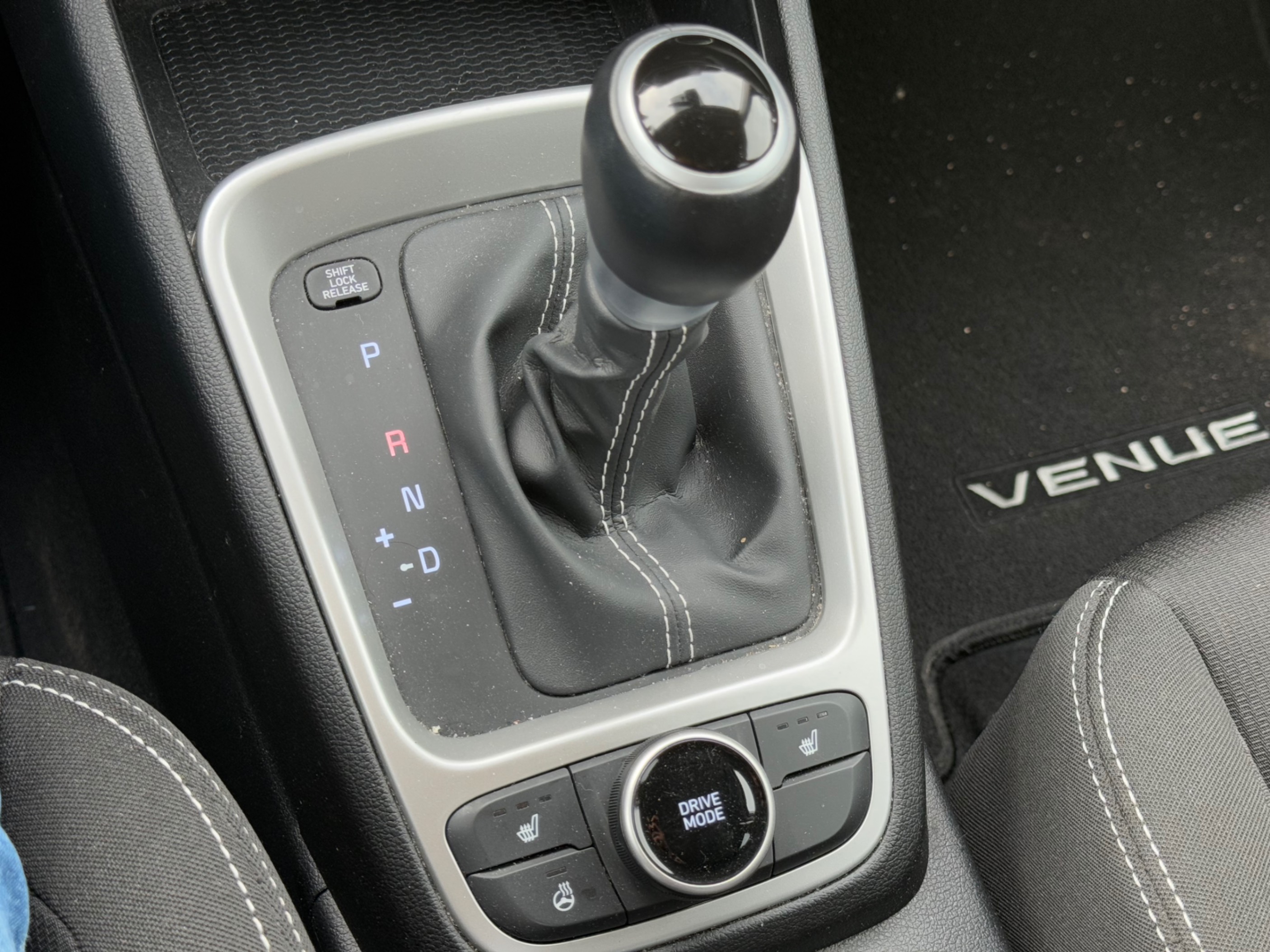 /gundhu/2021-Hyundai-Venue-26219647449519345.jpg