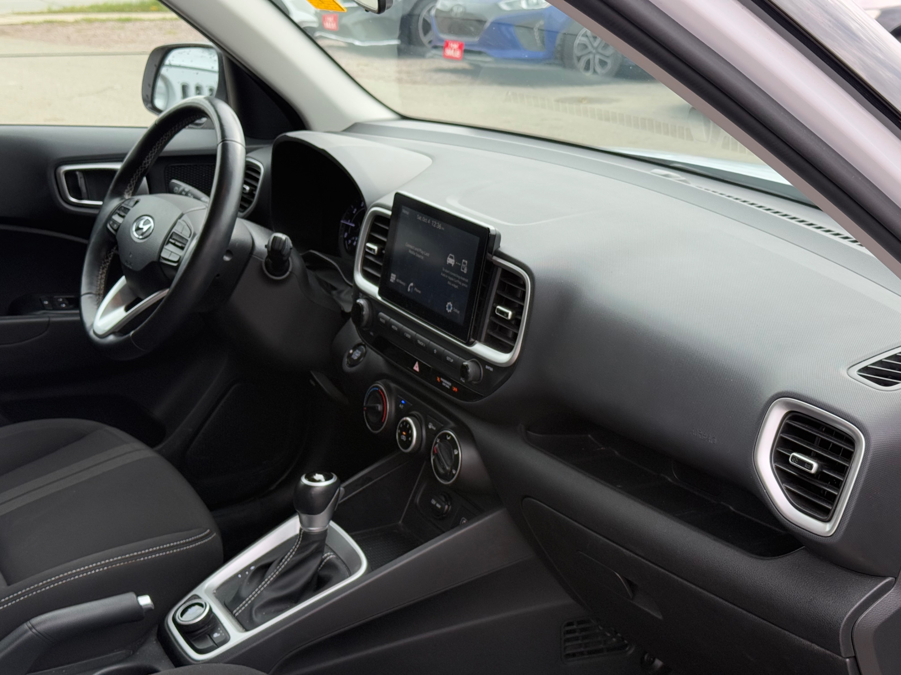 /gundhu/2021-Hyundai-Venue-32176929685446276.jpg