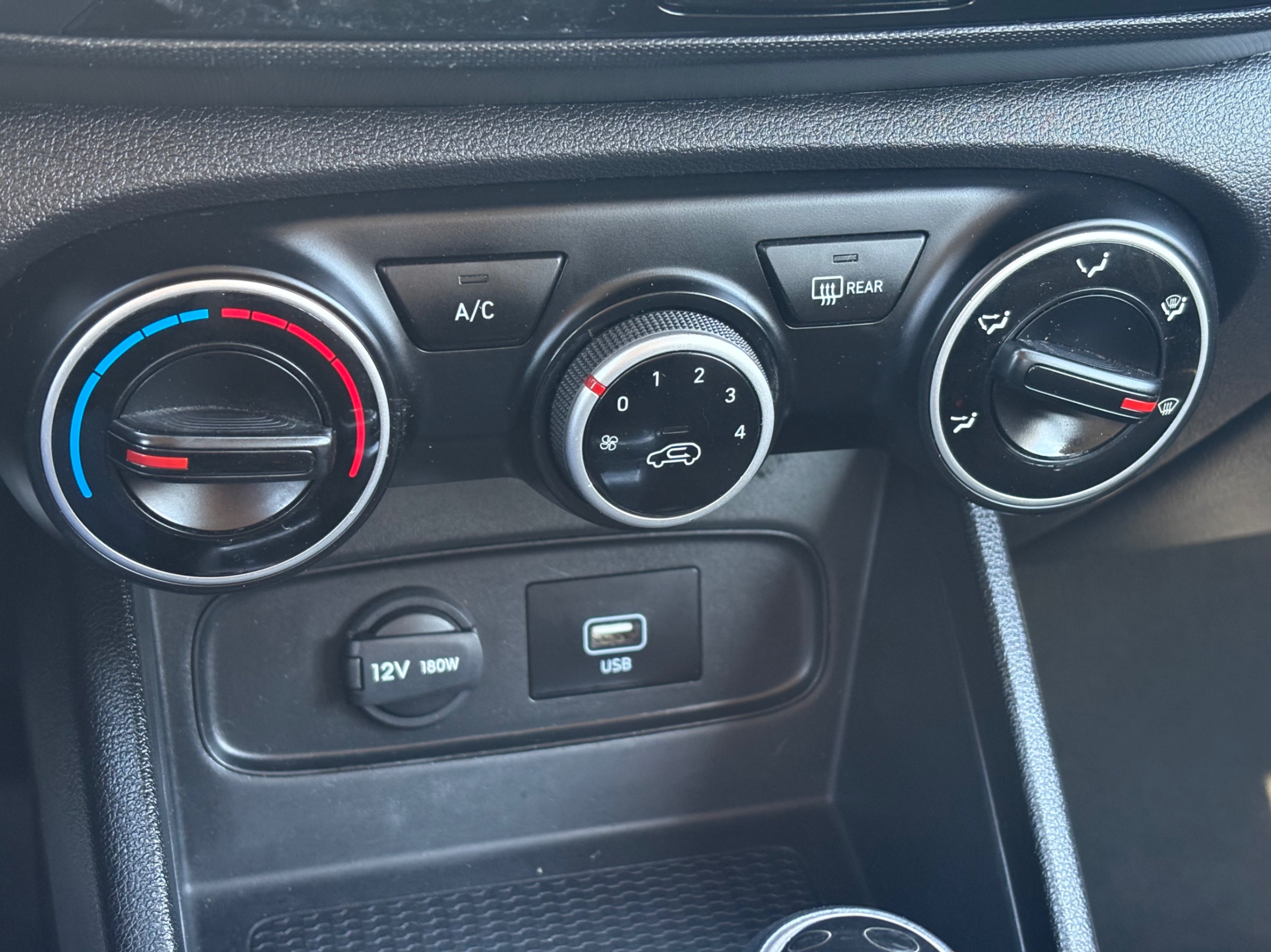 /gundhu/2021-Hyundai-Venue-3426269650072171.jpg