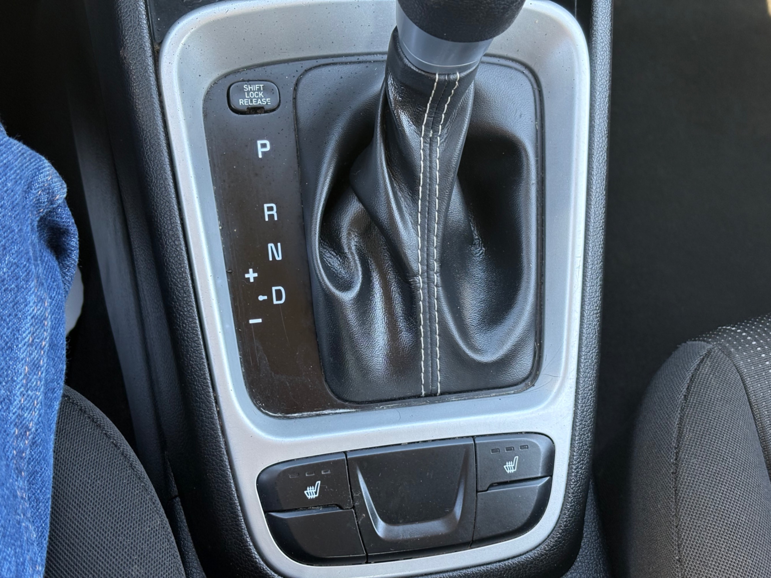 /gundhu/2021-Hyundai-Venue-4784079209239456.jpg