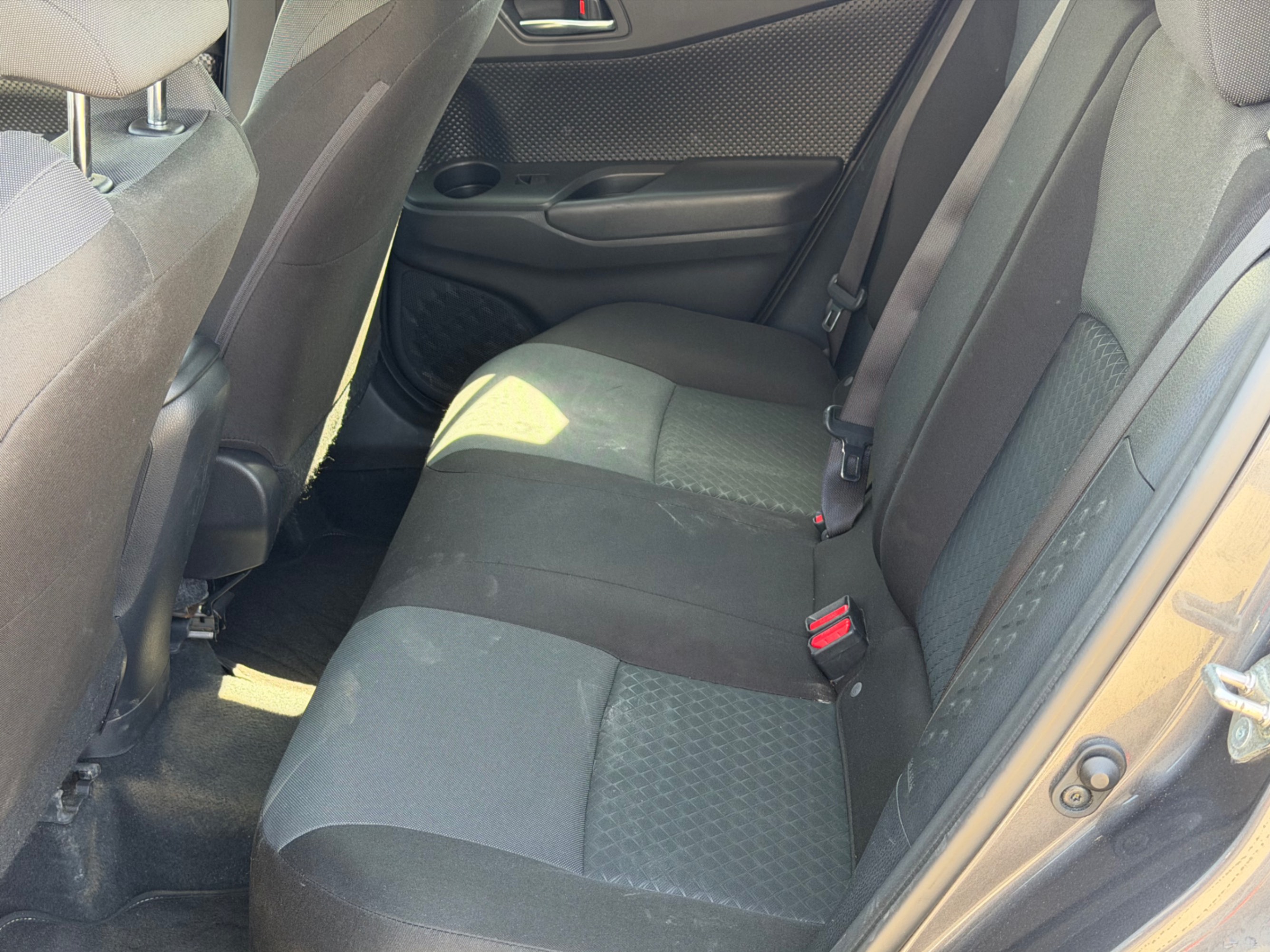 /gundhu/2022-Toyota-C-HR-8452893428454273.jpg