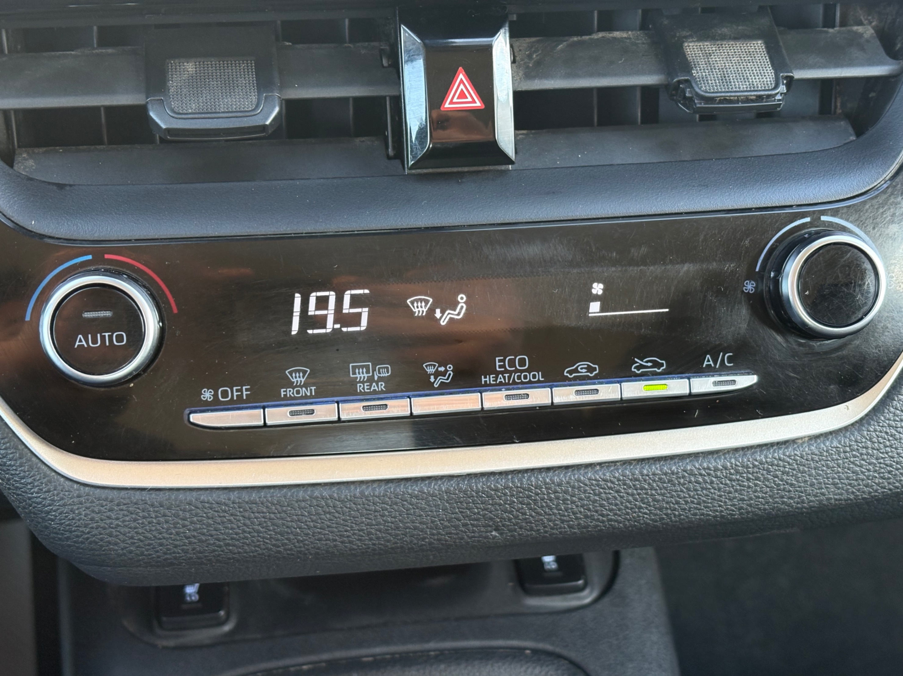 /gundhu/2022-Toyota-Corolla-7943945460113833.jpg