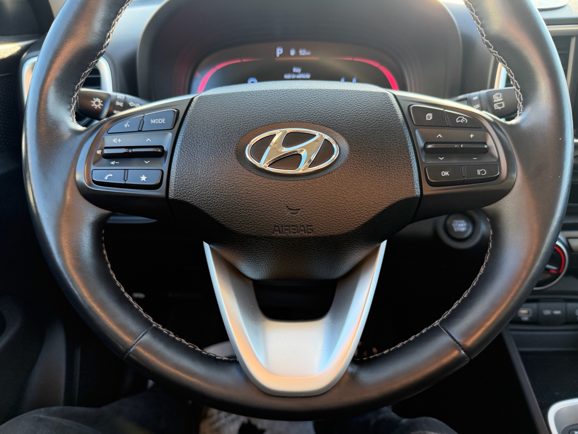 /gundhu/2023-Hyundai-Venue-09783586044044412.jpg