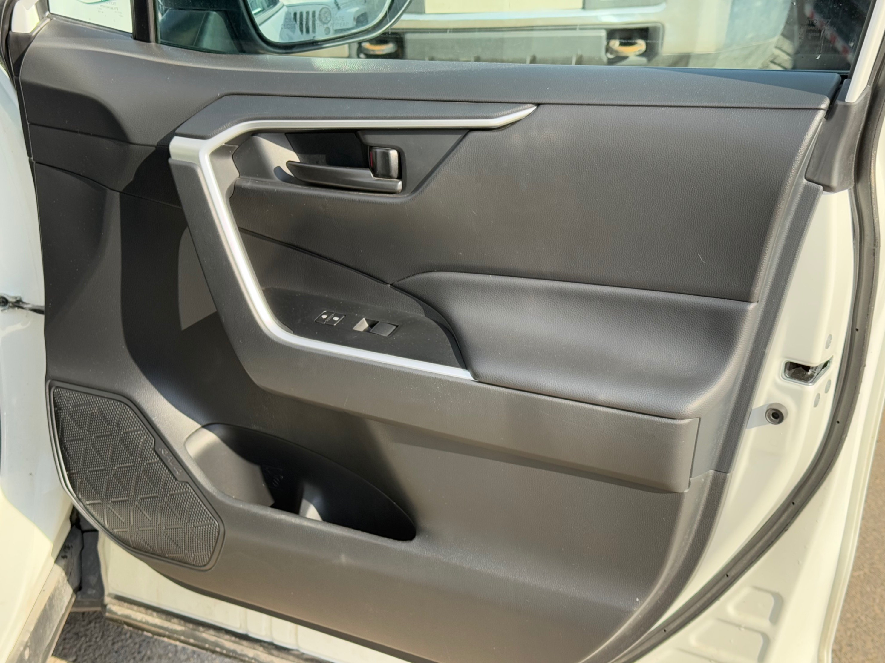 /gundhu/2024-Toyota-RAV4-5496389878563623.jpg