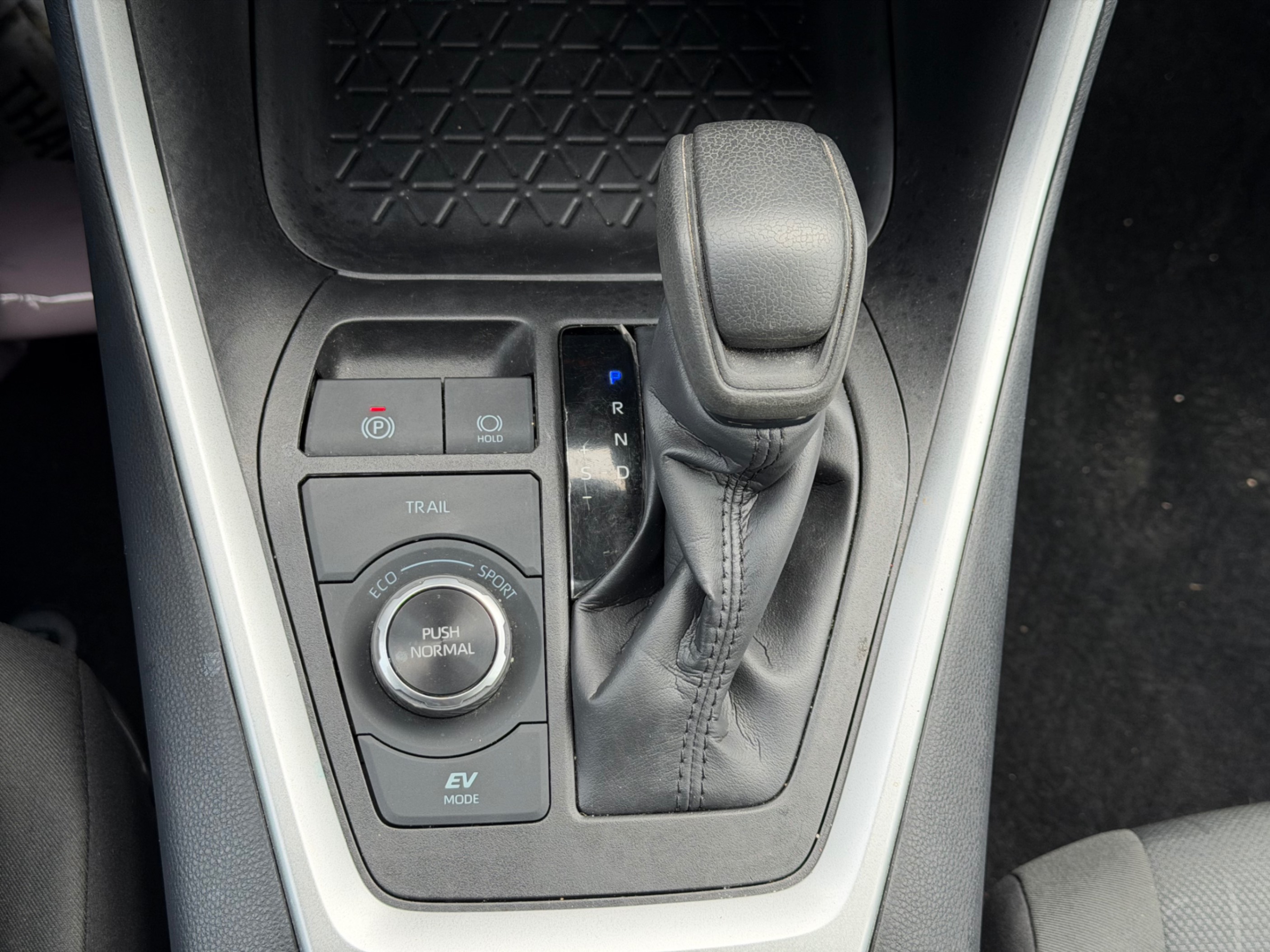 /gundhu/2024-Toyota-RAV4-5816314630771895.jpg