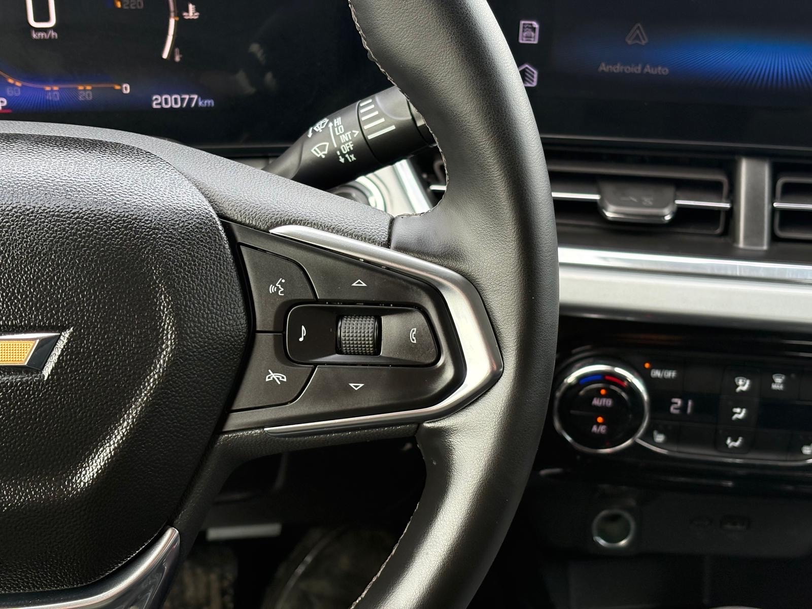 /gundhu/2025-Chevrolet-Trax-5231146009162984.jpg