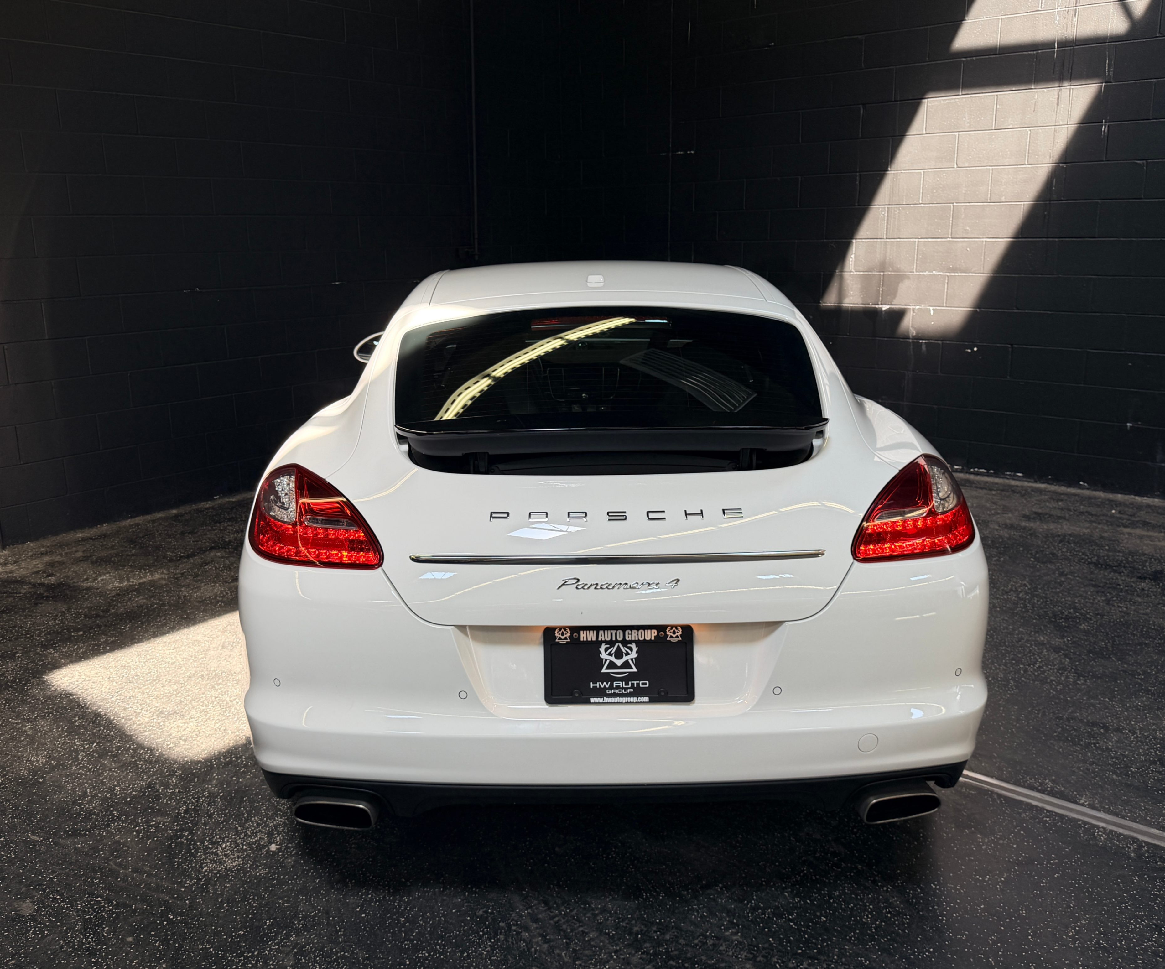/hcwenterprisecorporation/2012-Porsche-Panamera-1171734178296957.jpg