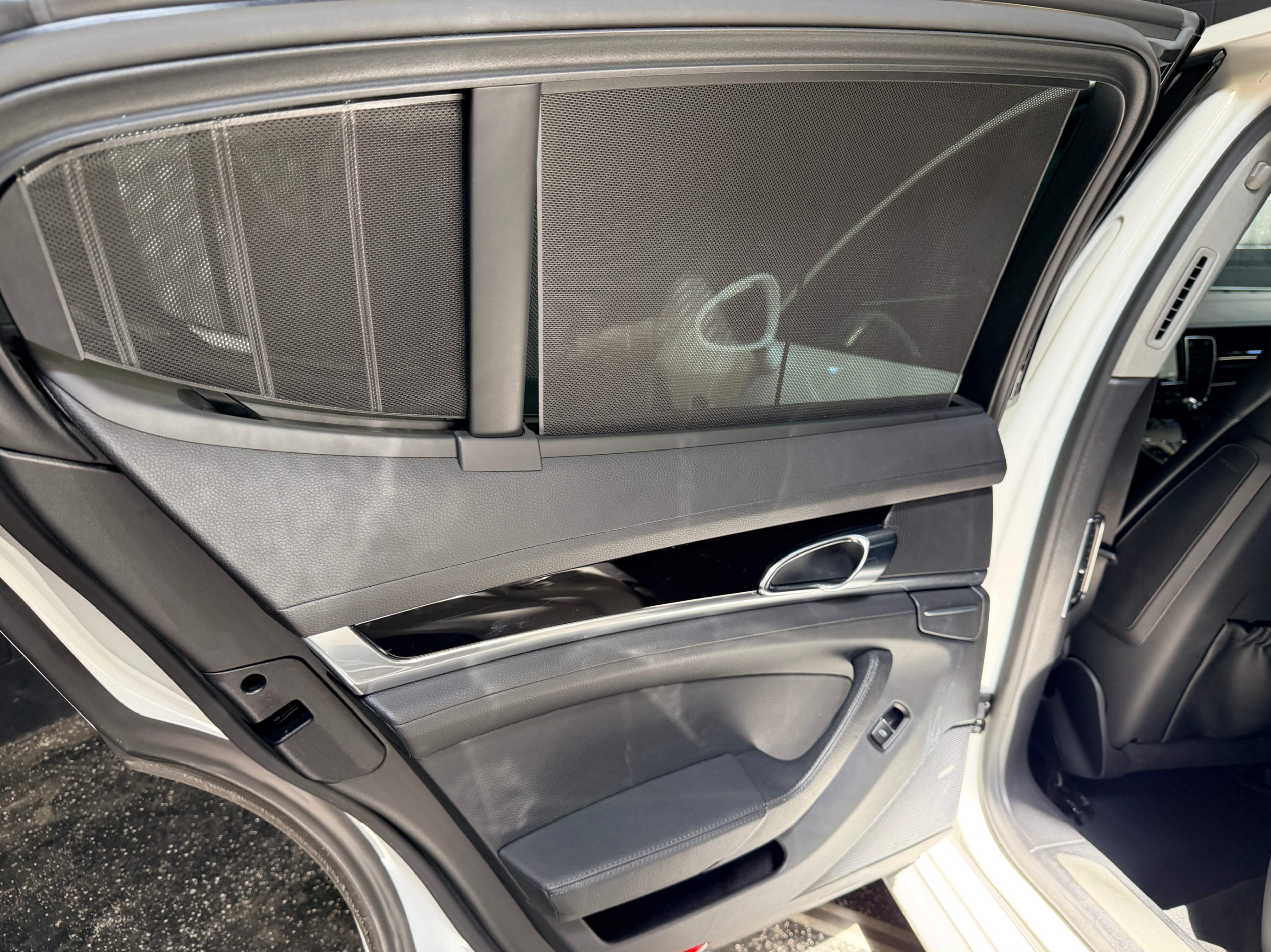 /hcwenterprisecorporation/2012-Porsche-Panamera-5023454474008544.jpg