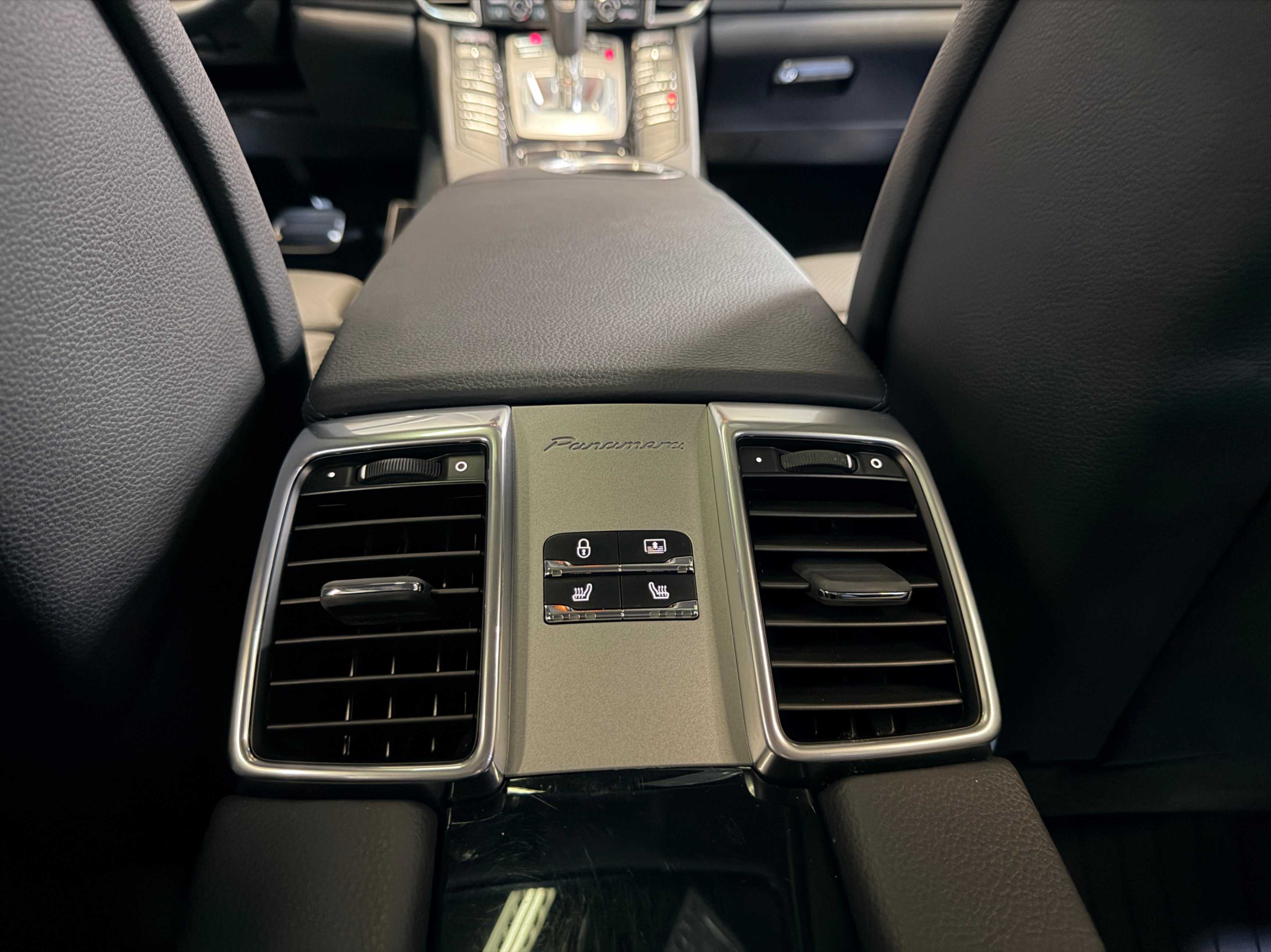 /hcwenterprisecorporation/2012-Porsche-Panamera-5778266376074894.jpg