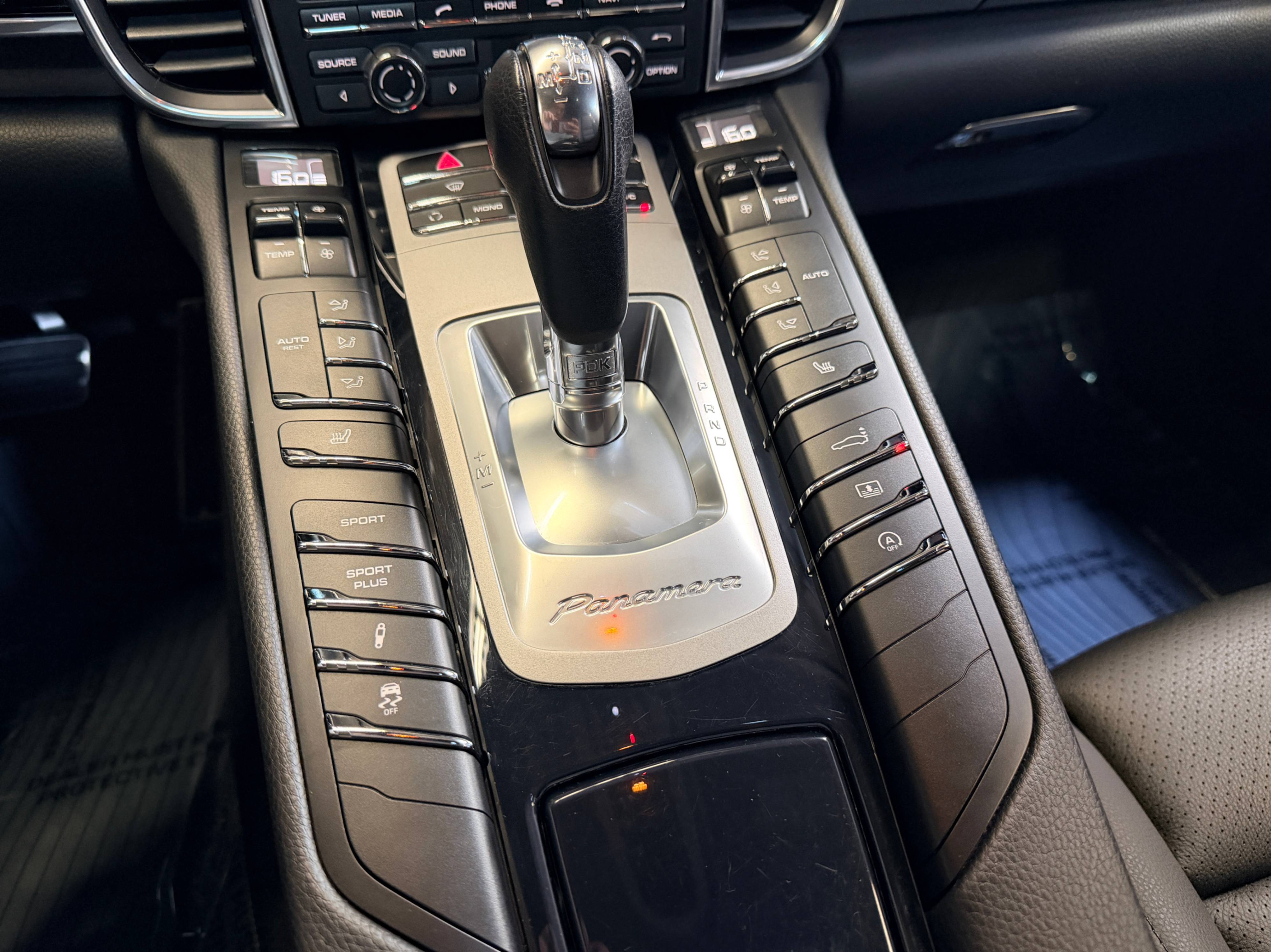 /hcwenterprisecorporation/2012-Porsche-Panamera-8562455072211947.jpg