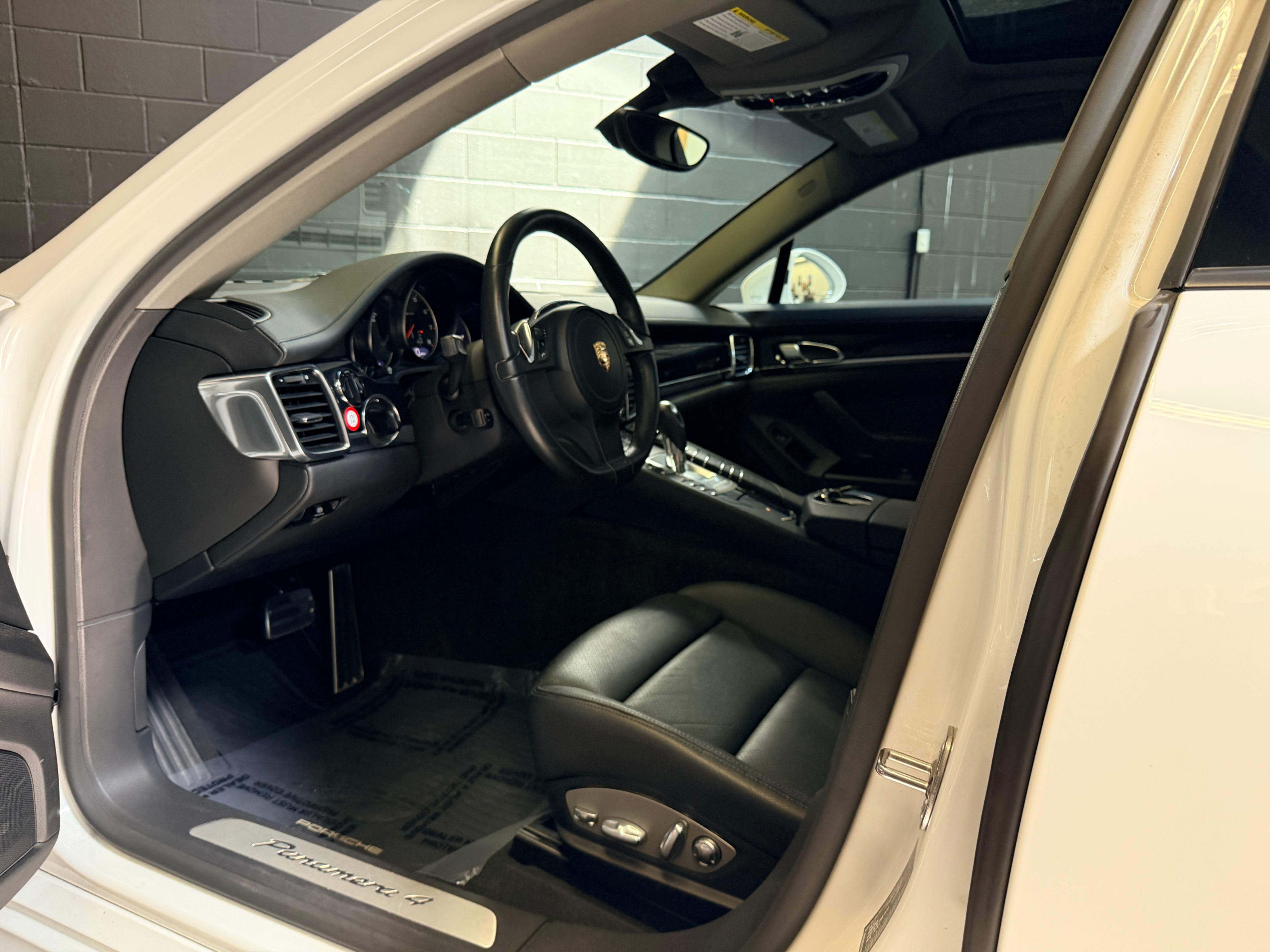 /hcwenterprisecorporation/2012-Porsche-Panamera-8990996802758677.jpg