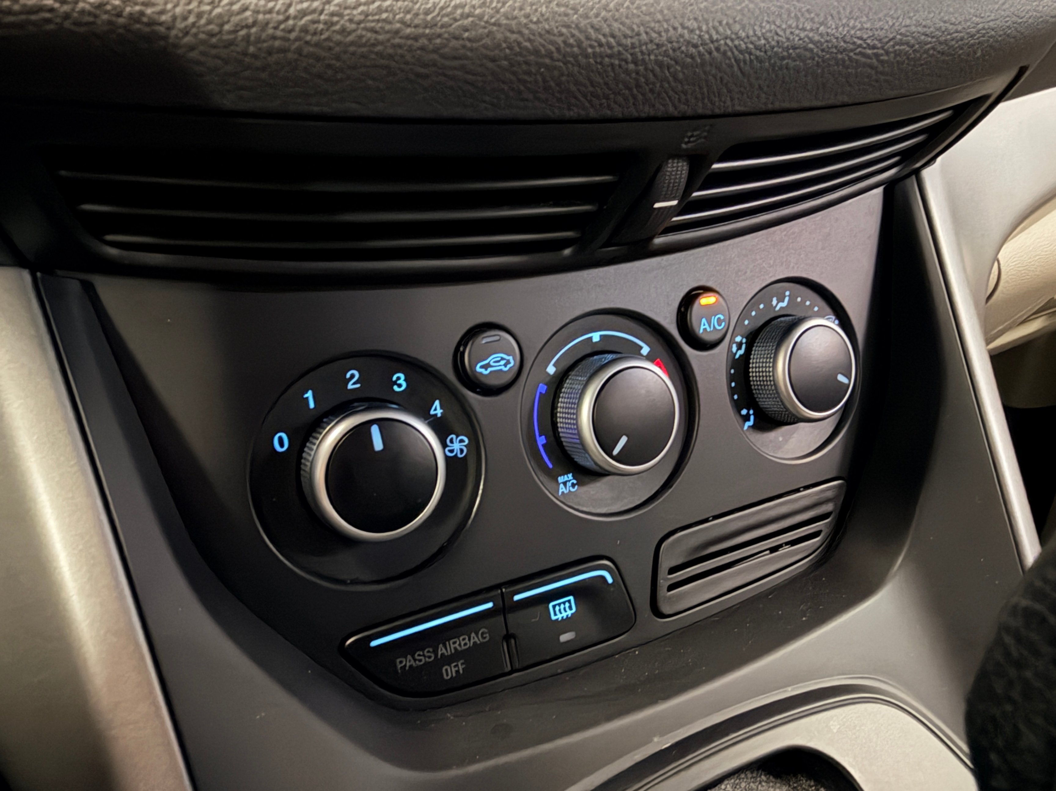 /hcwenterprisecorporation/2014-Ford-Escape-12653574687757585.jpg