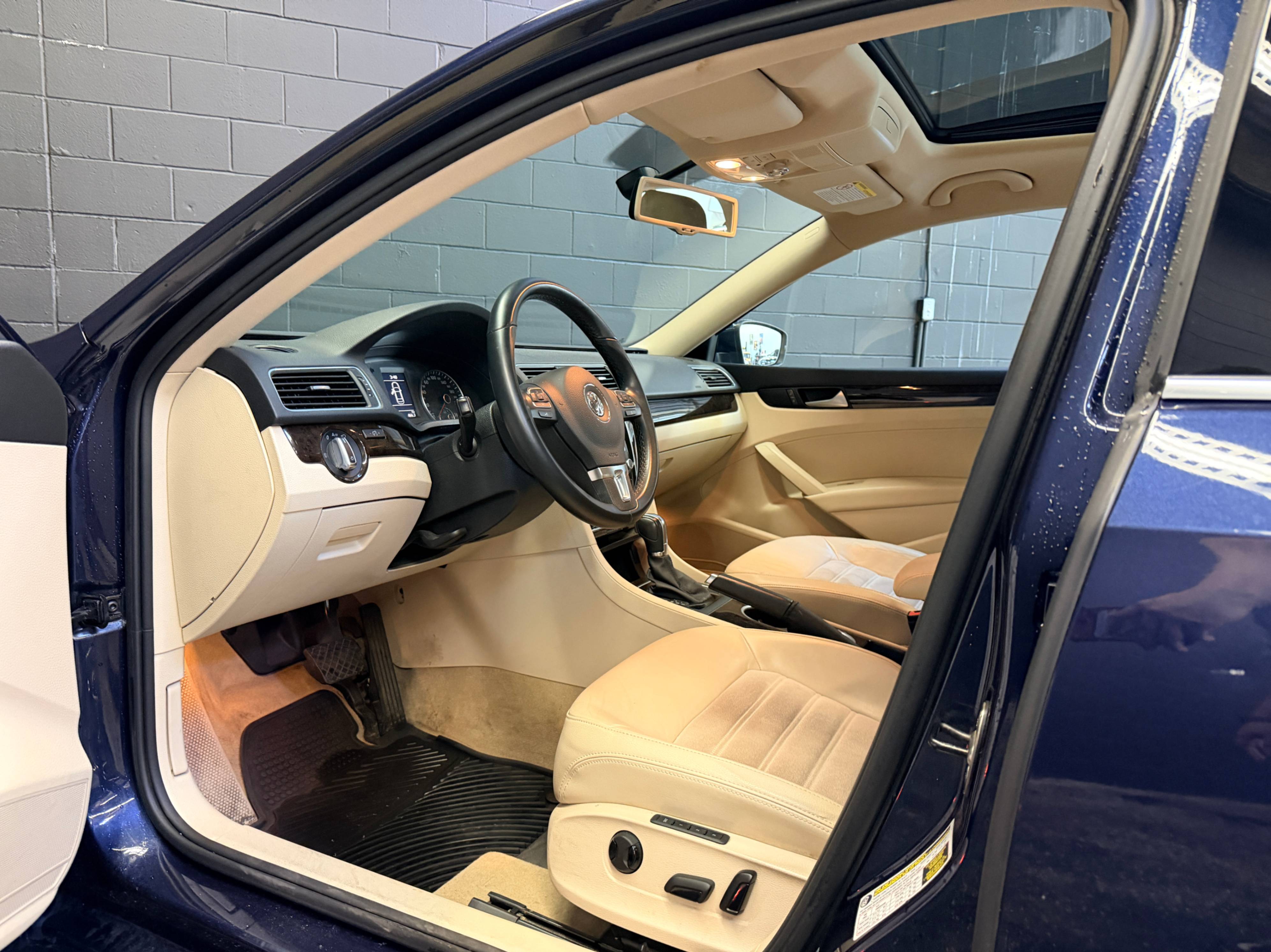 /hcwenterprisecorporation/2014-Volkswagen-Passat-1150655708847208.jpg