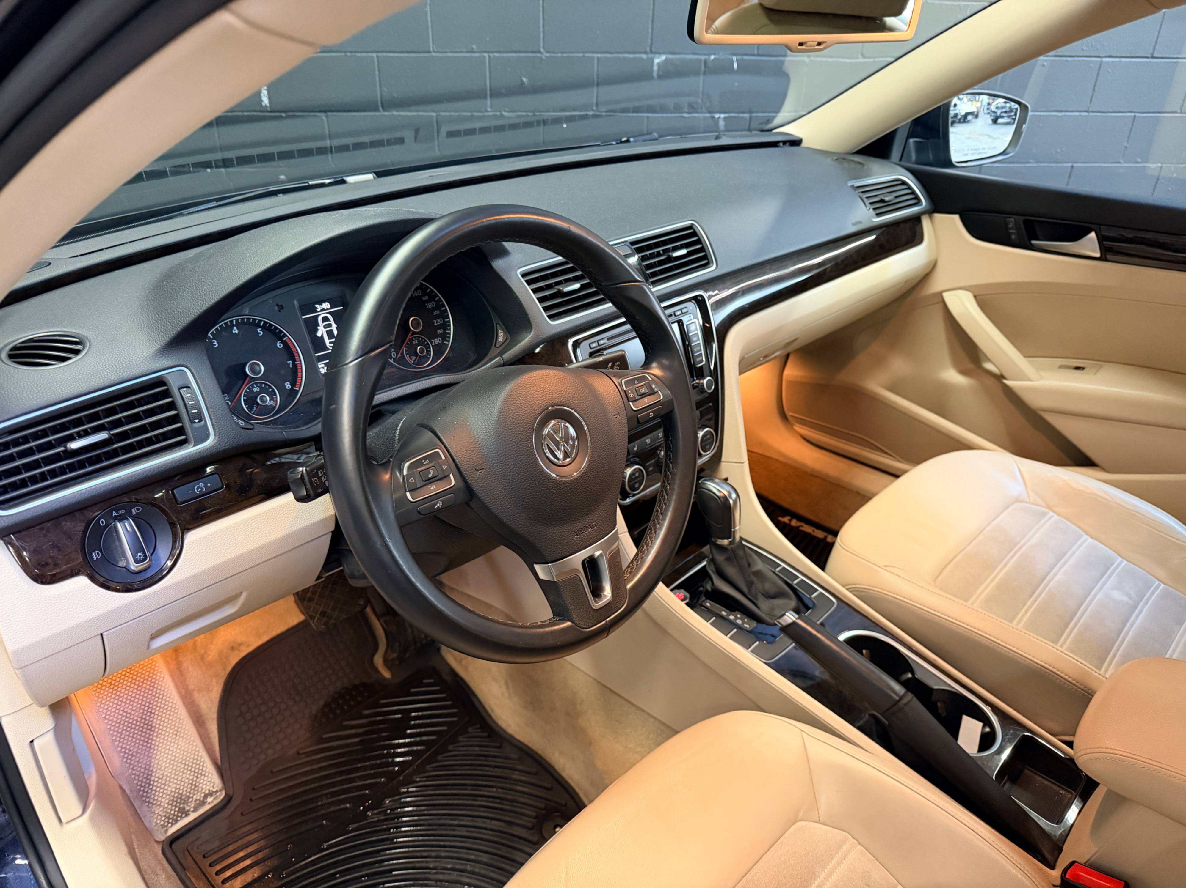 /hcwenterprisecorporation/2014-Volkswagen-Passat-24845773981380592.jpg