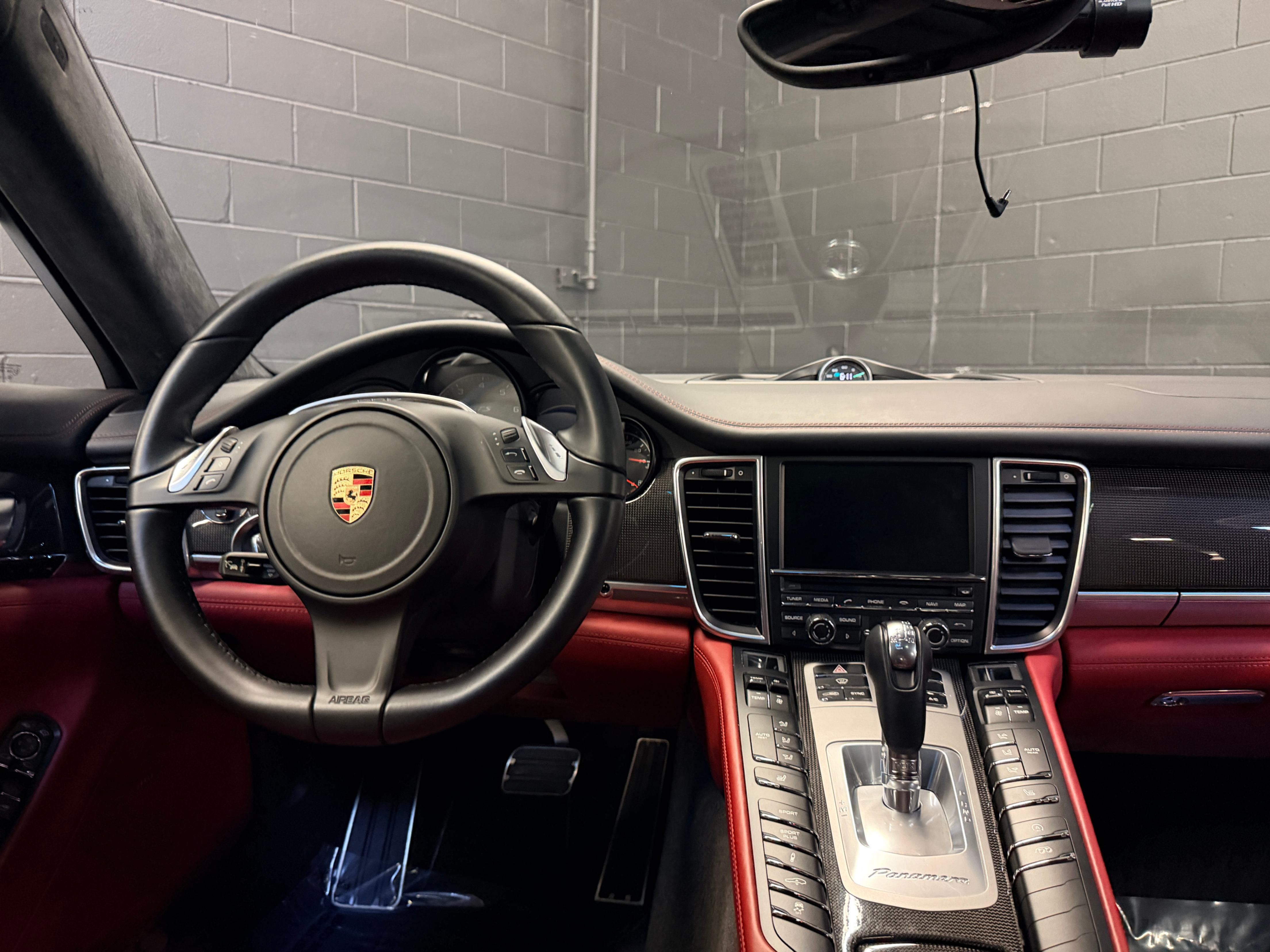 /hcwenterprisecorporation/2016-Porsche-Panamera-0870985105253006.jpg