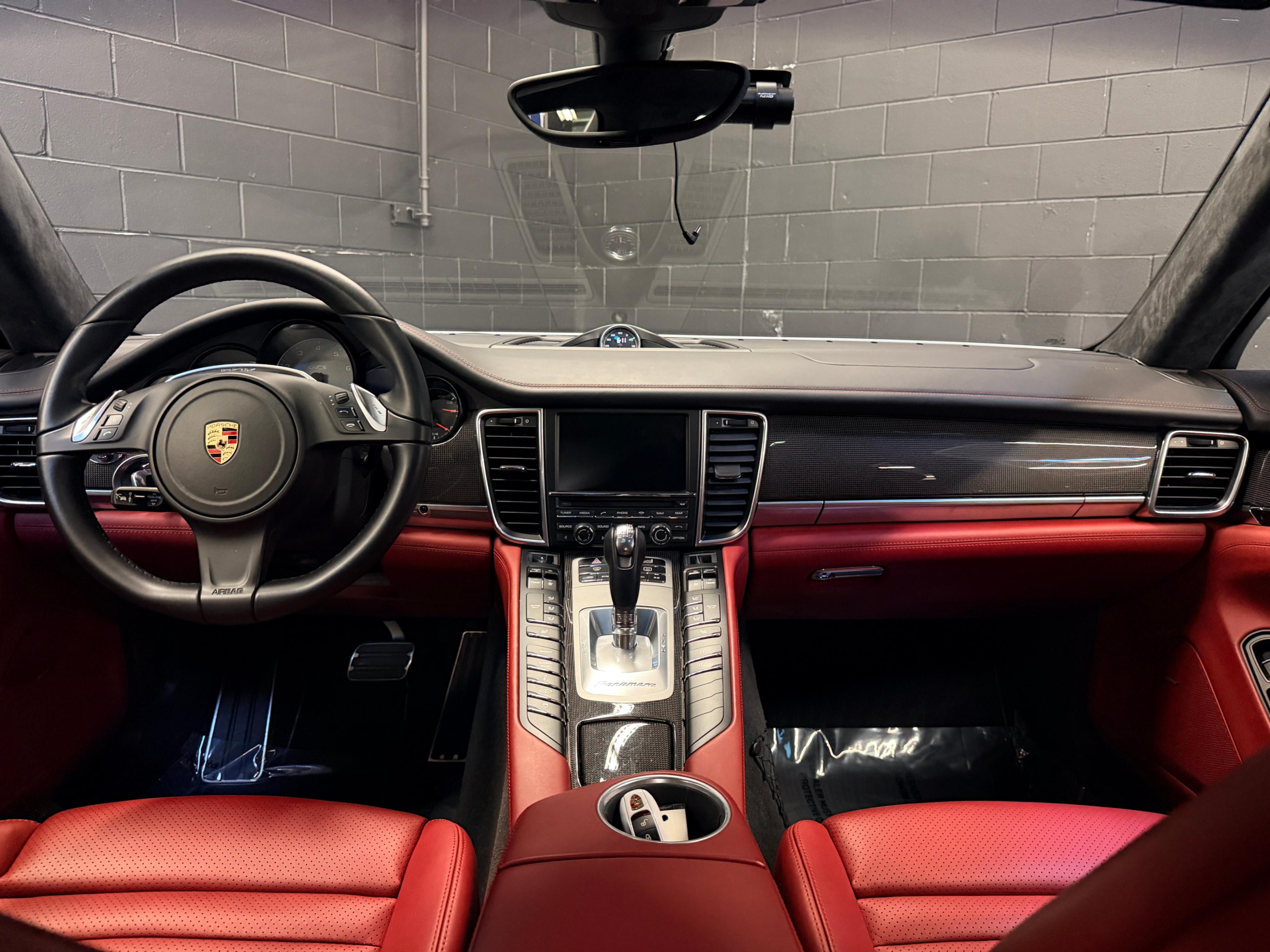 /hcwenterprisecorporation/2016-Porsche-Panamera-1278399585335046.jpg