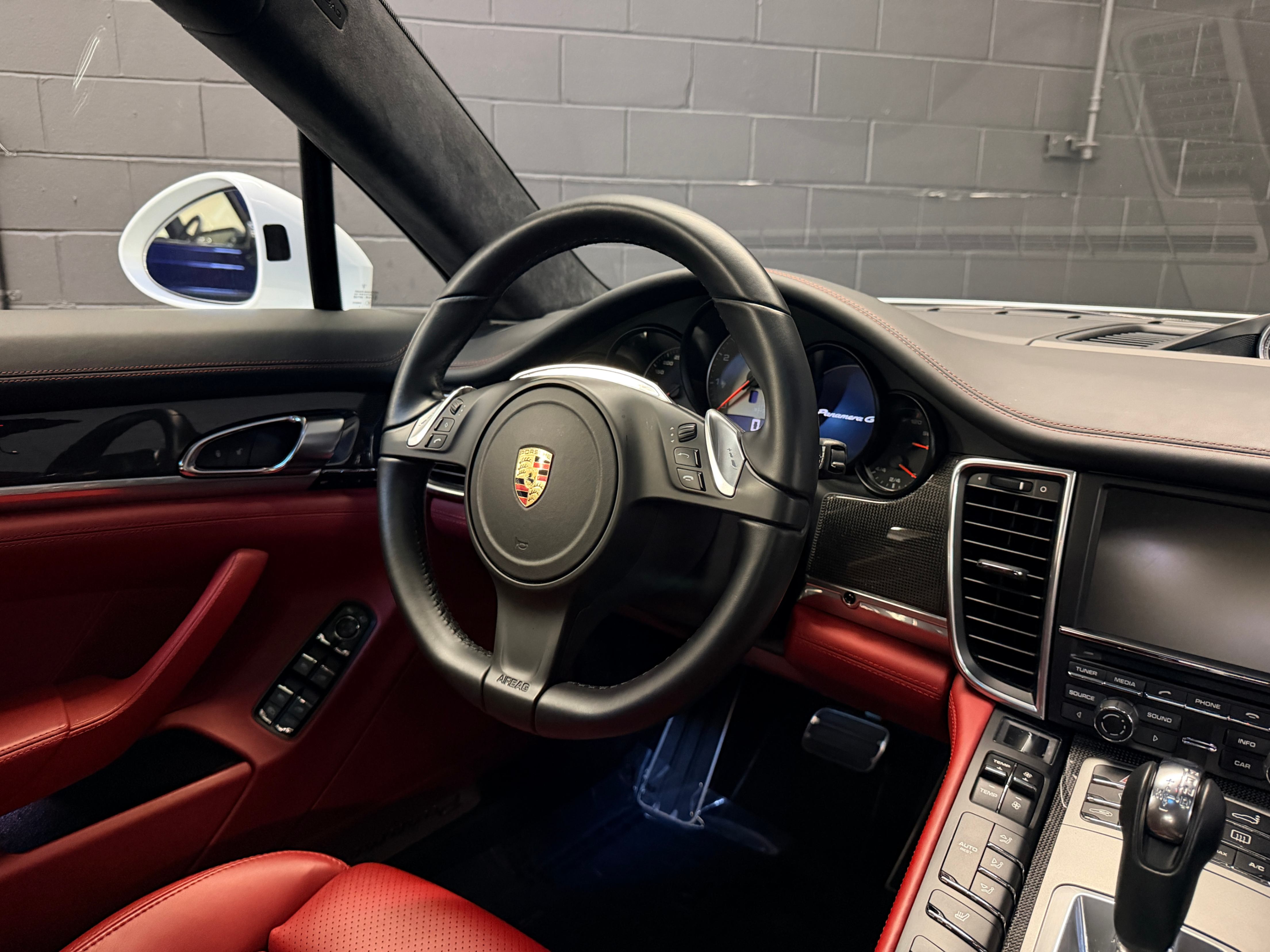 /hcwenterprisecorporation/2016-Porsche-Panamera-14696285210762827.jpg