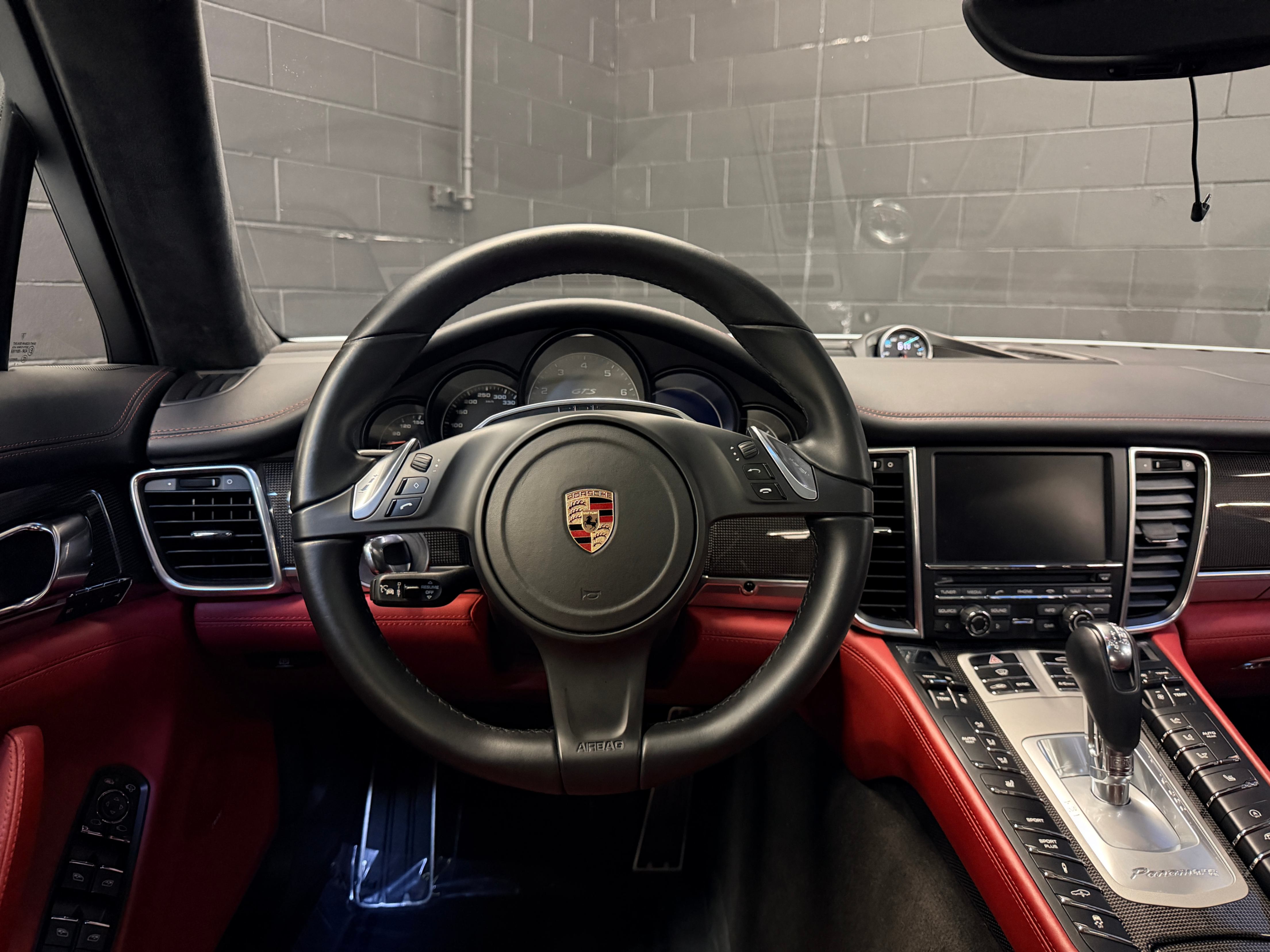 /hcwenterprisecorporation/2016-Porsche-Panamera-4605773877927102.jpg