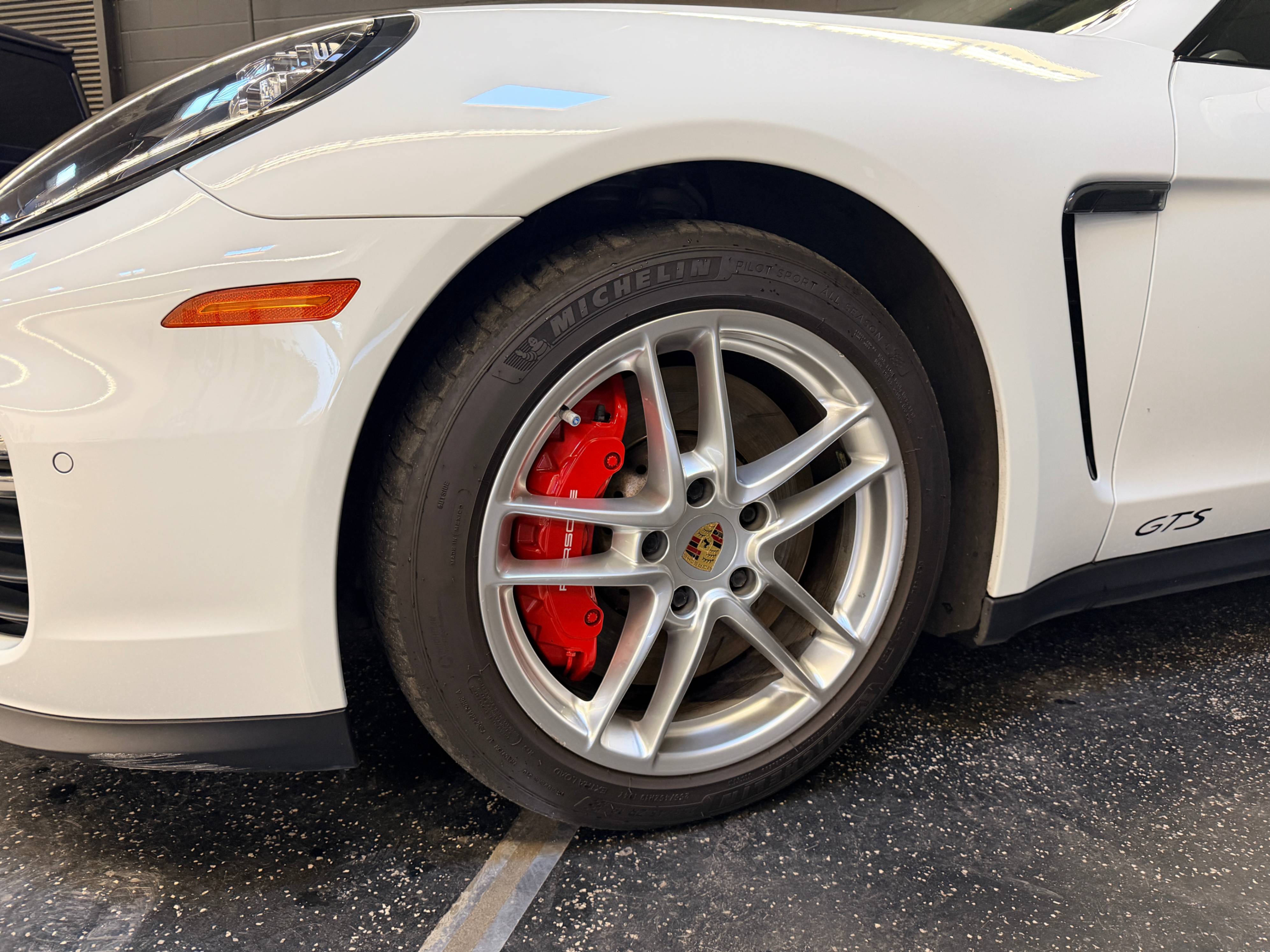/hcwenterprisecorporation/2016-Porsche-Panamera-4629798633422164.jpg