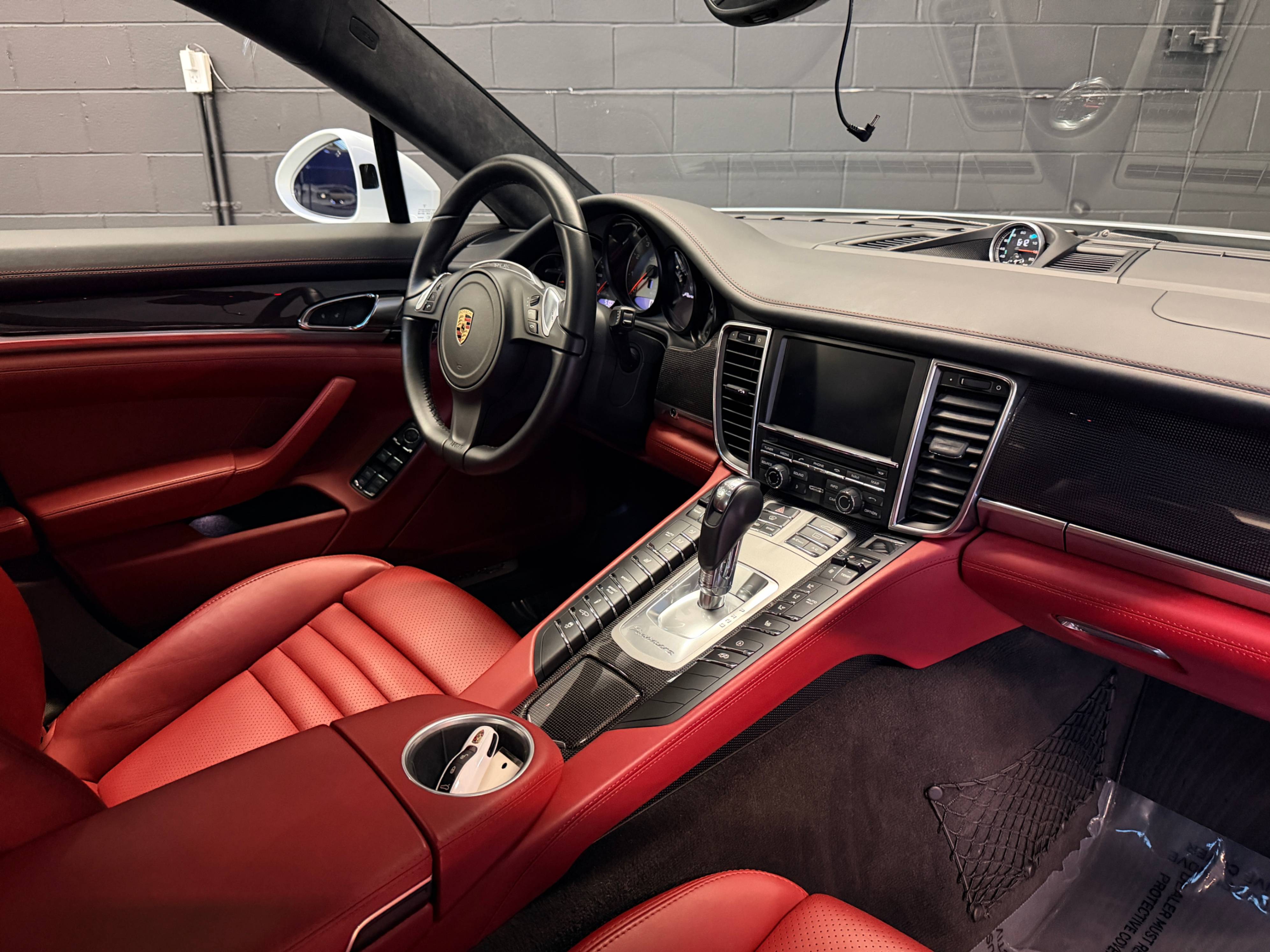 /hcwenterprisecorporation/2016-Porsche-Panamera-5246744601792648.jpg