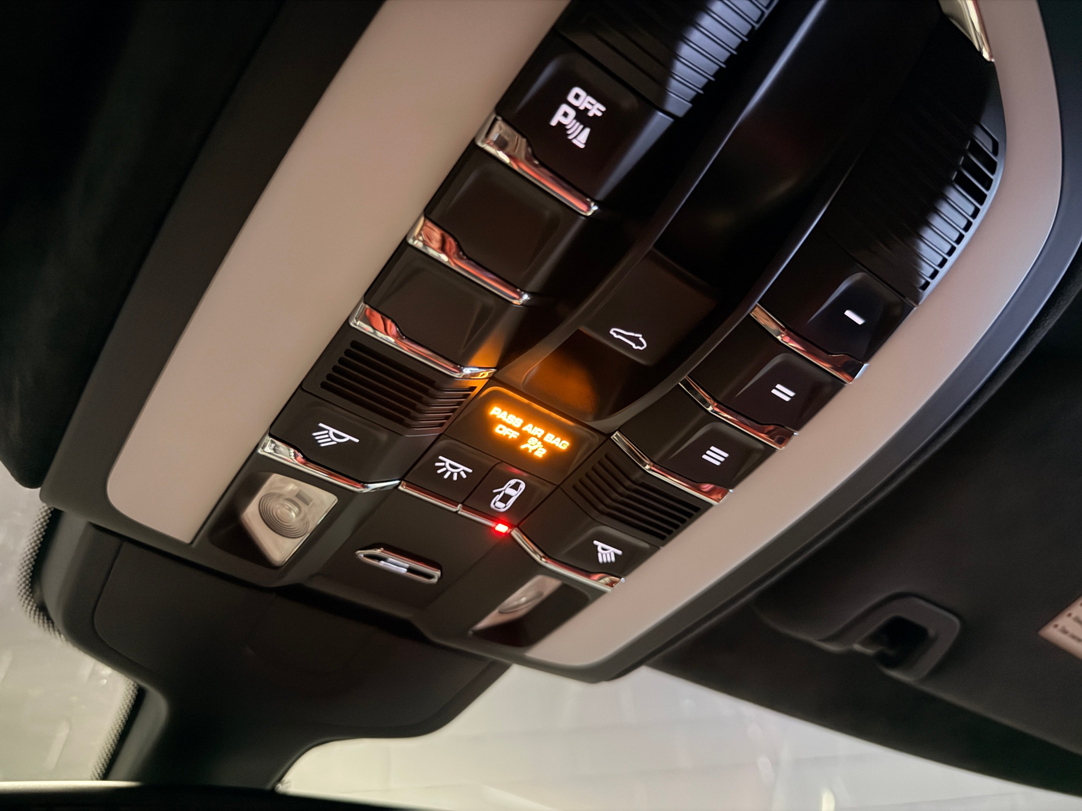 /hcwenterprisecorporation/2016-Porsche-Panamera-5369917215846549.jpg