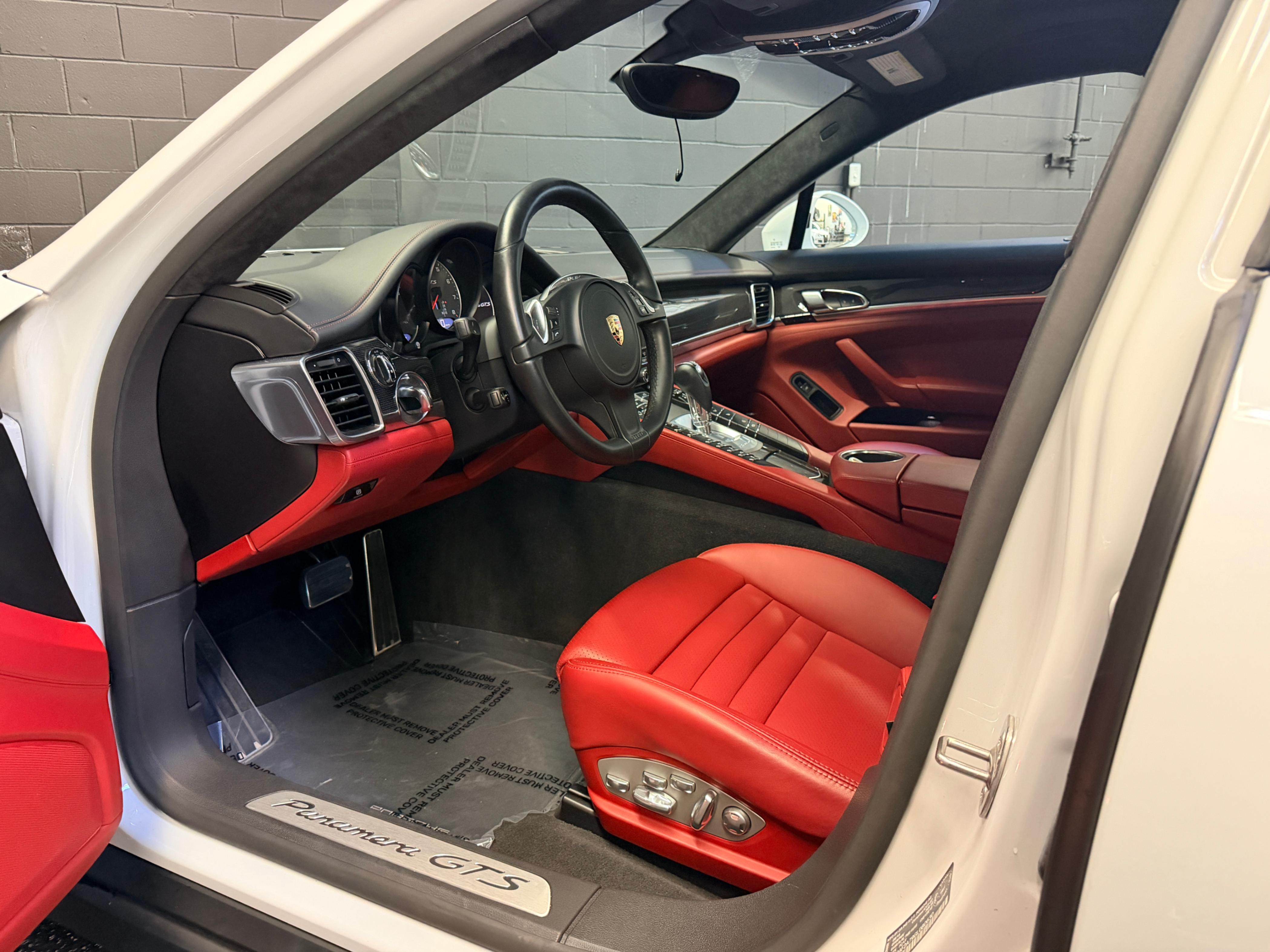 /hcwenterprisecorporation/2016-Porsche-Panamera-732165112474459.jpg
