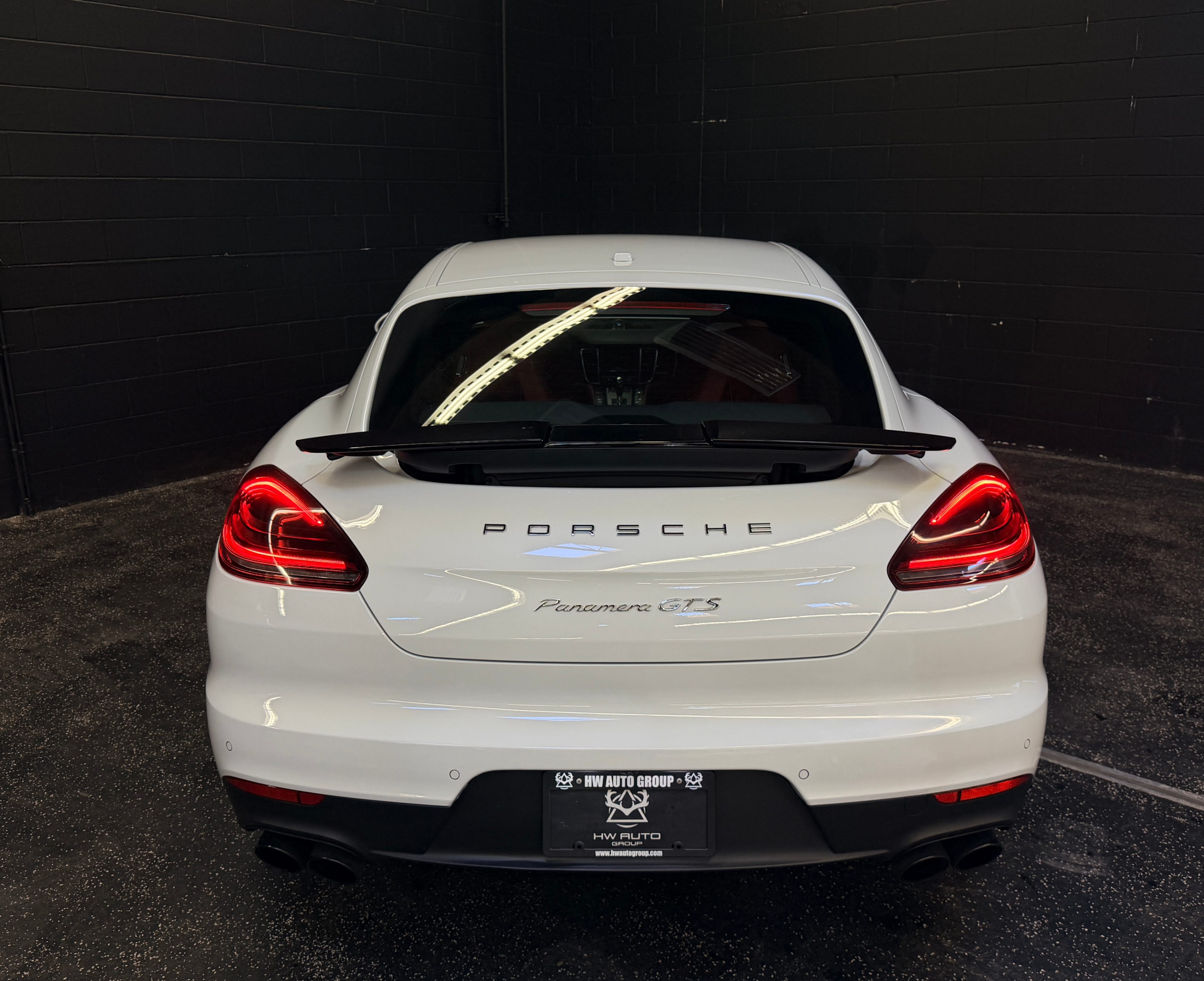 /hcwenterprisecorporation/2016-Porsche-Panamera-8802094674591852.jpg