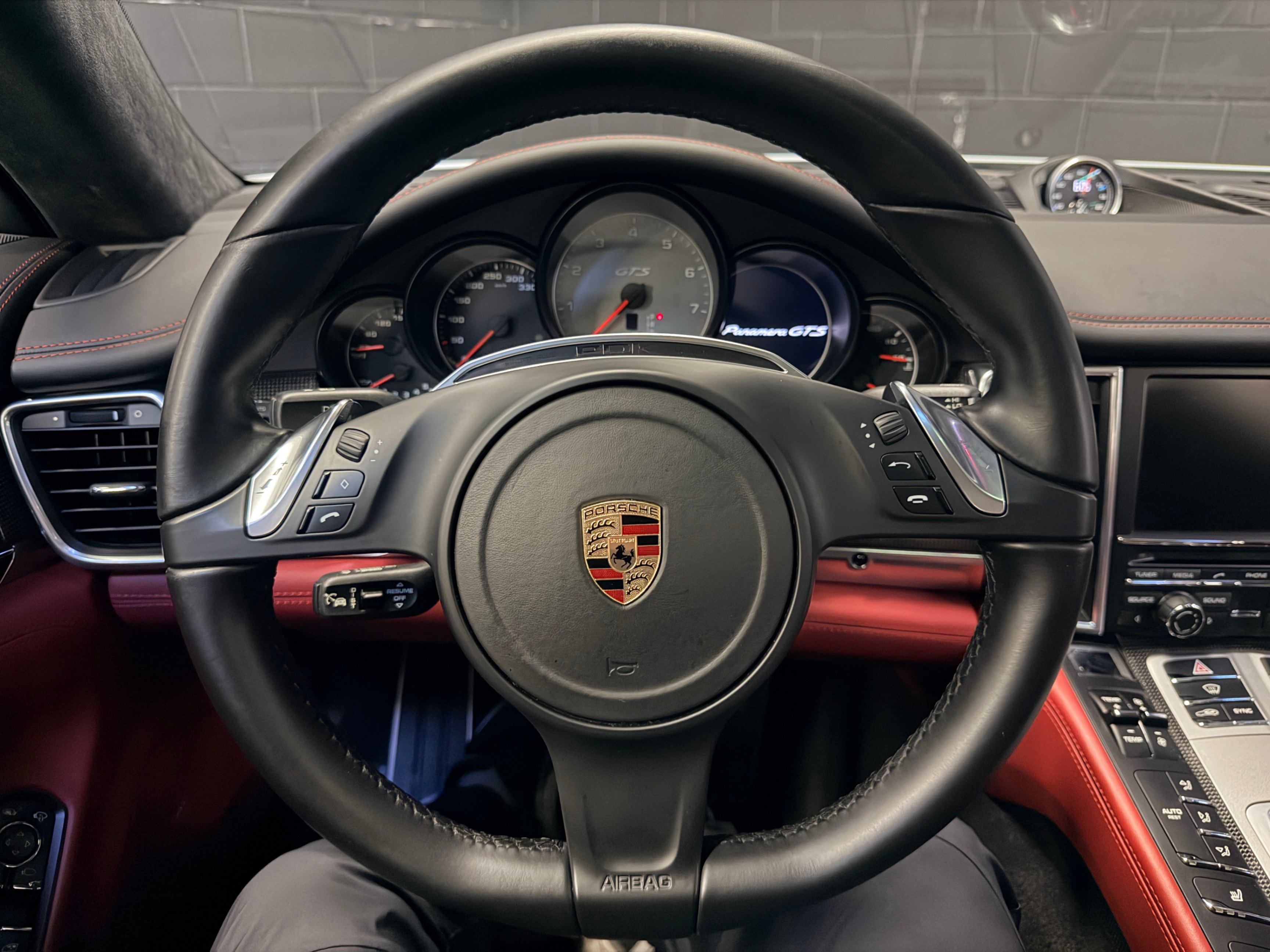 /hcwenterprisecorporation/2016-Porsche-Panamera-9780174018094259.jpg