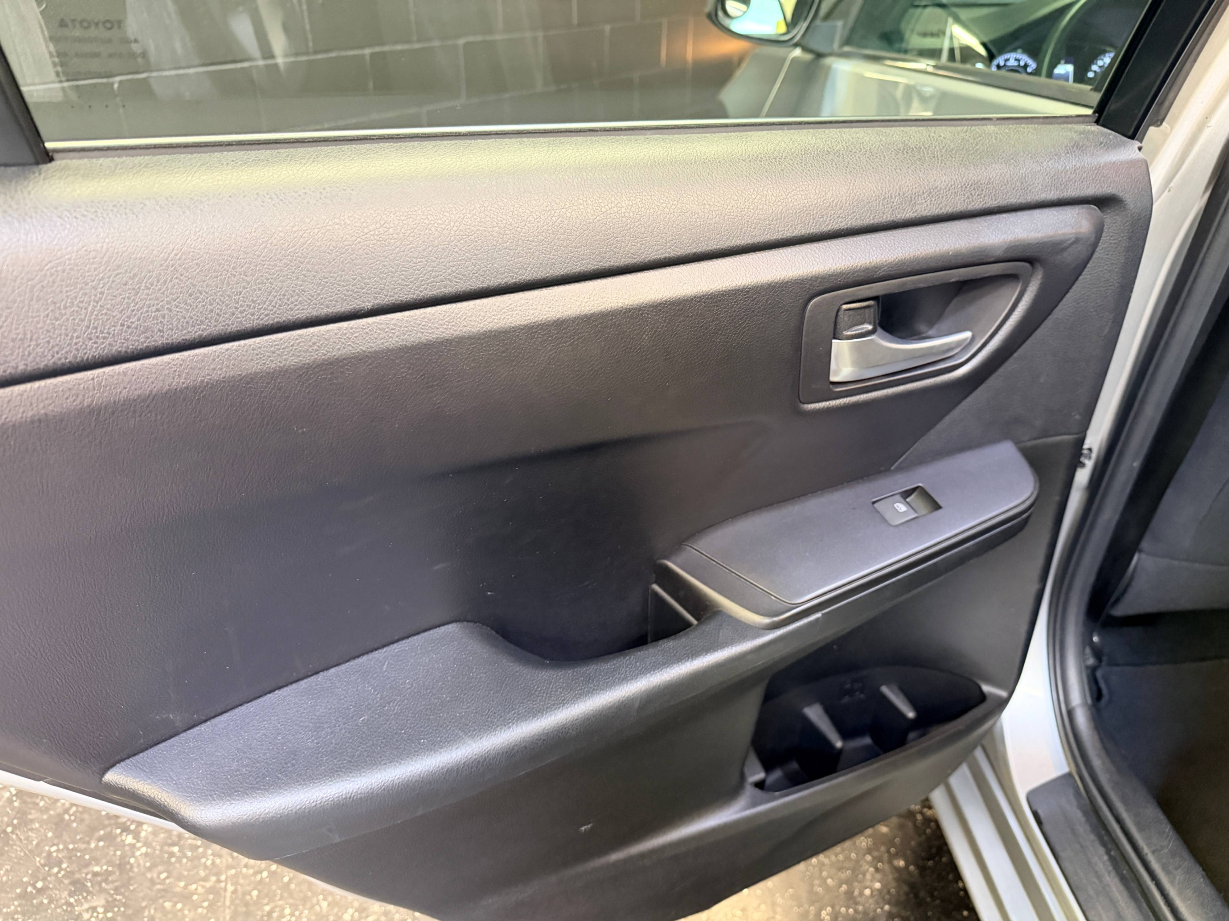 /hcwenterprisecorporation/2016-Toyota-Camry-29873715993180383.jpg