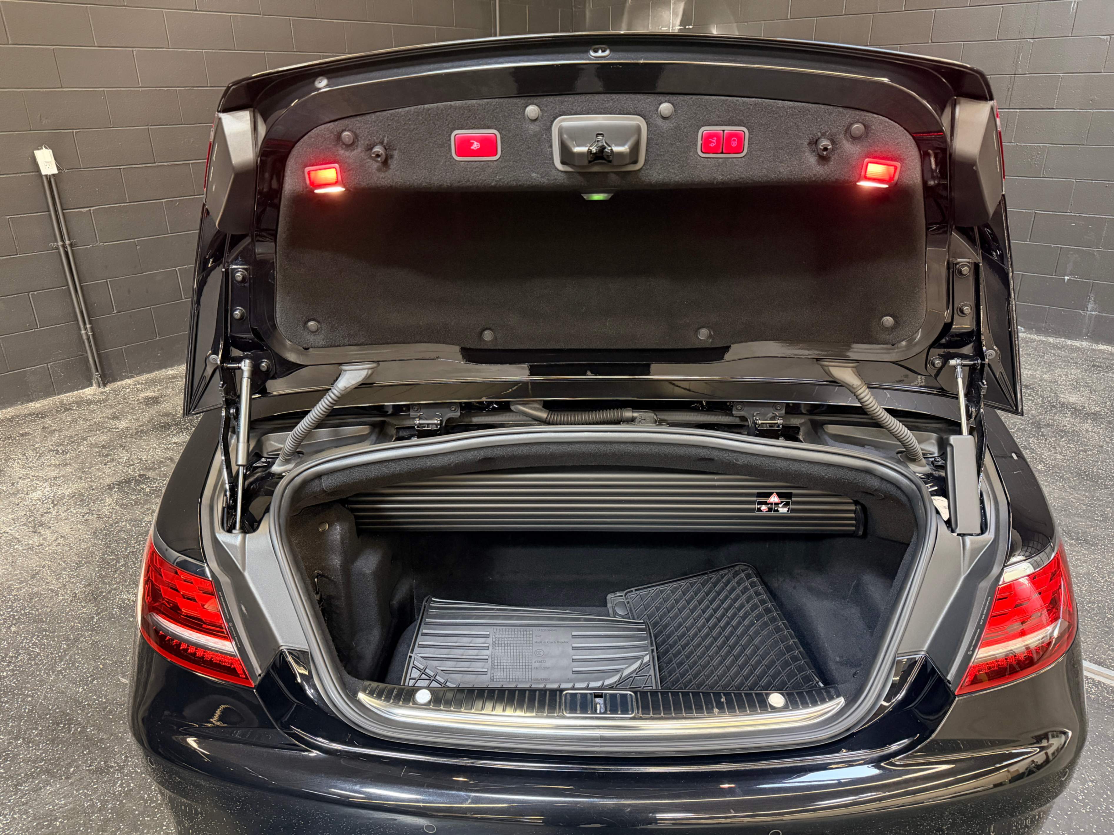 /hcwenterprisecorporation/2018-Mercedes-Benz-S-Class-015241658410468872.jpg
