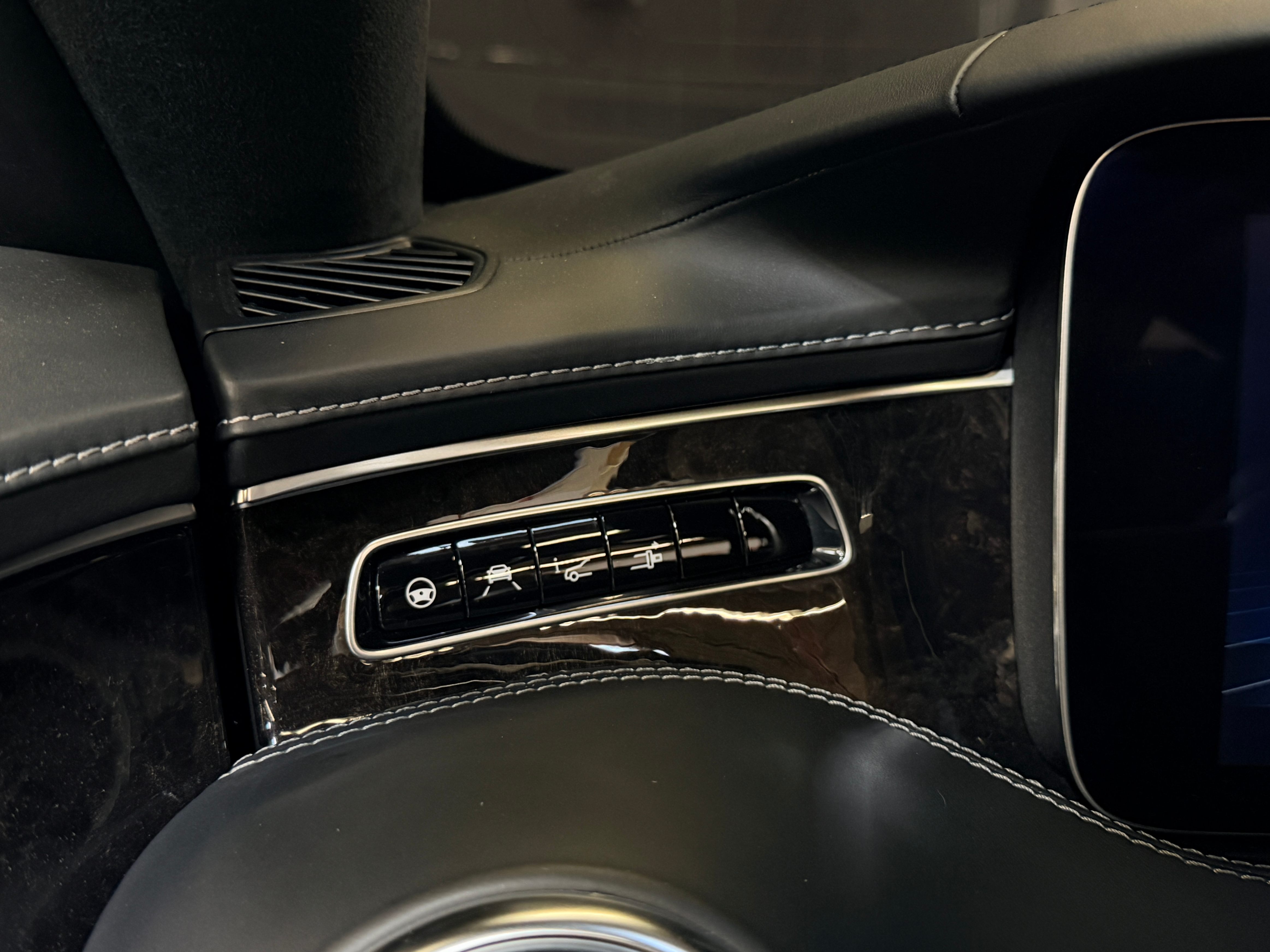 /hcwenterprisecorporation/2018-Mercedes-Benz-S-Class-29764261378473256.jpg
