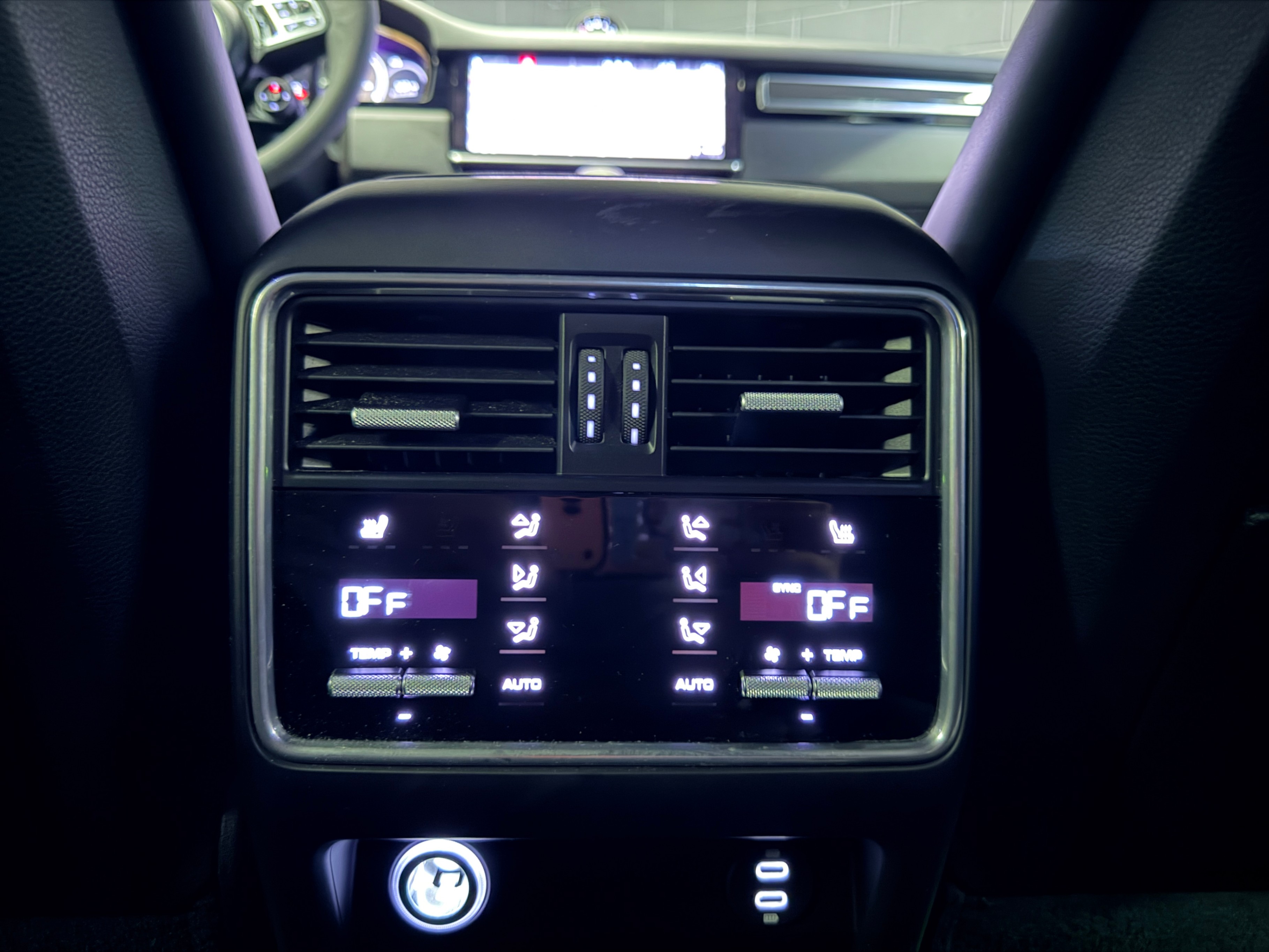/hcwenterprisecorporation/2020-Porsche-Cayenne-014585679903863946.jpg