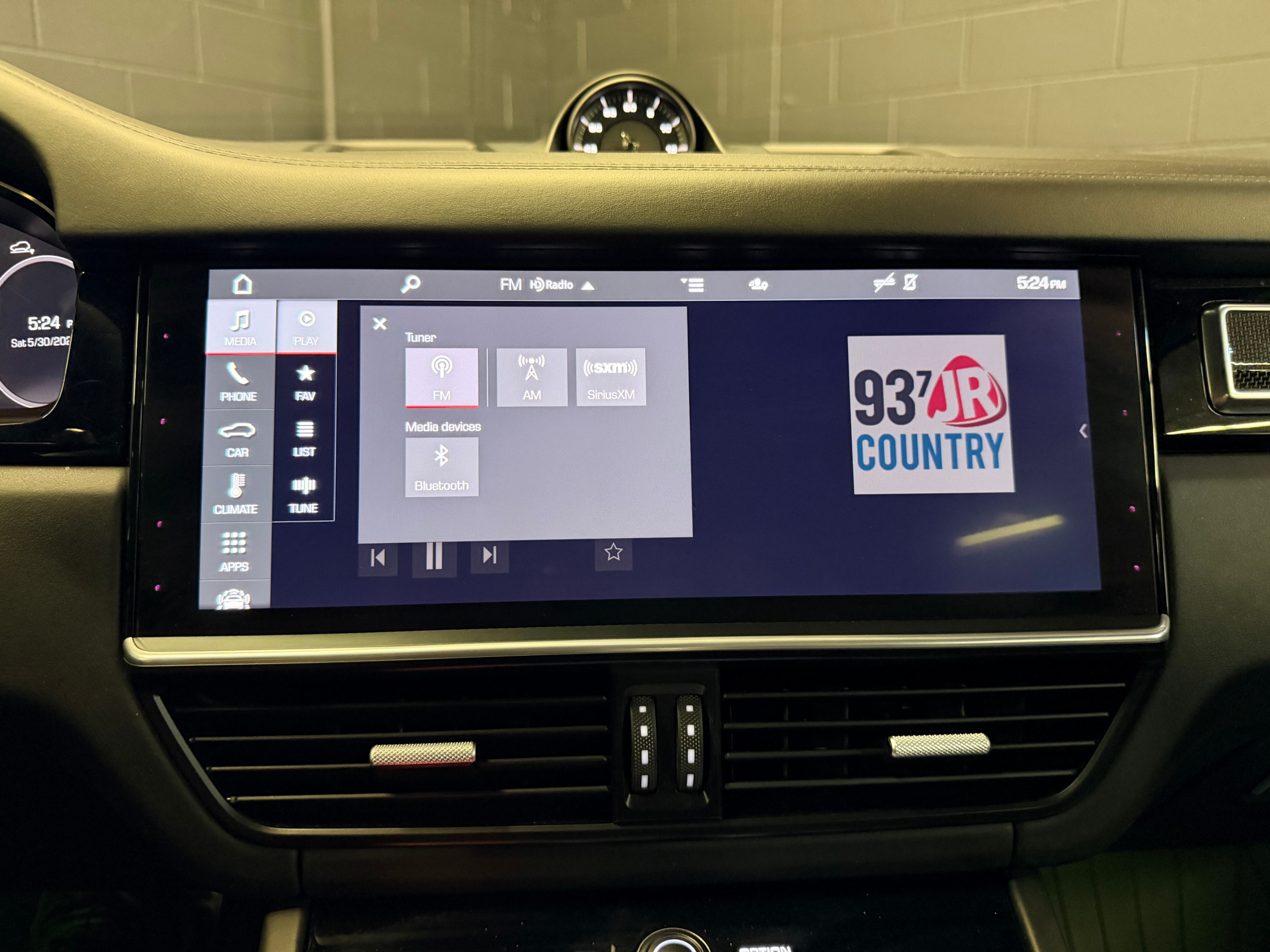 /hcwenterprisecorporation/2020-Porsche-Cayenne-15124295021763112.jpg