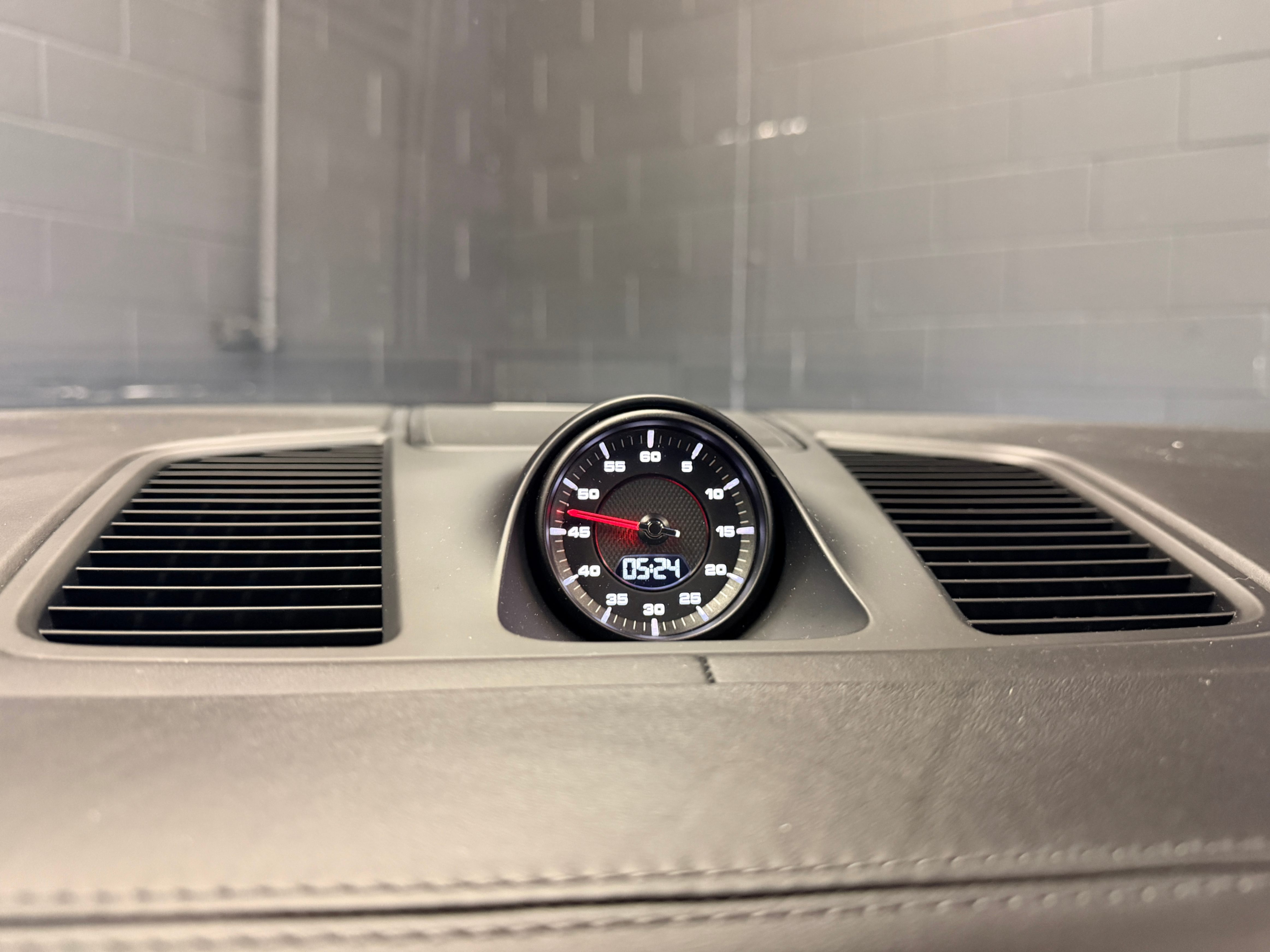 /hcwenterprisecorporation/2020-Porsche-Cayenne-22113863285538904.jpg