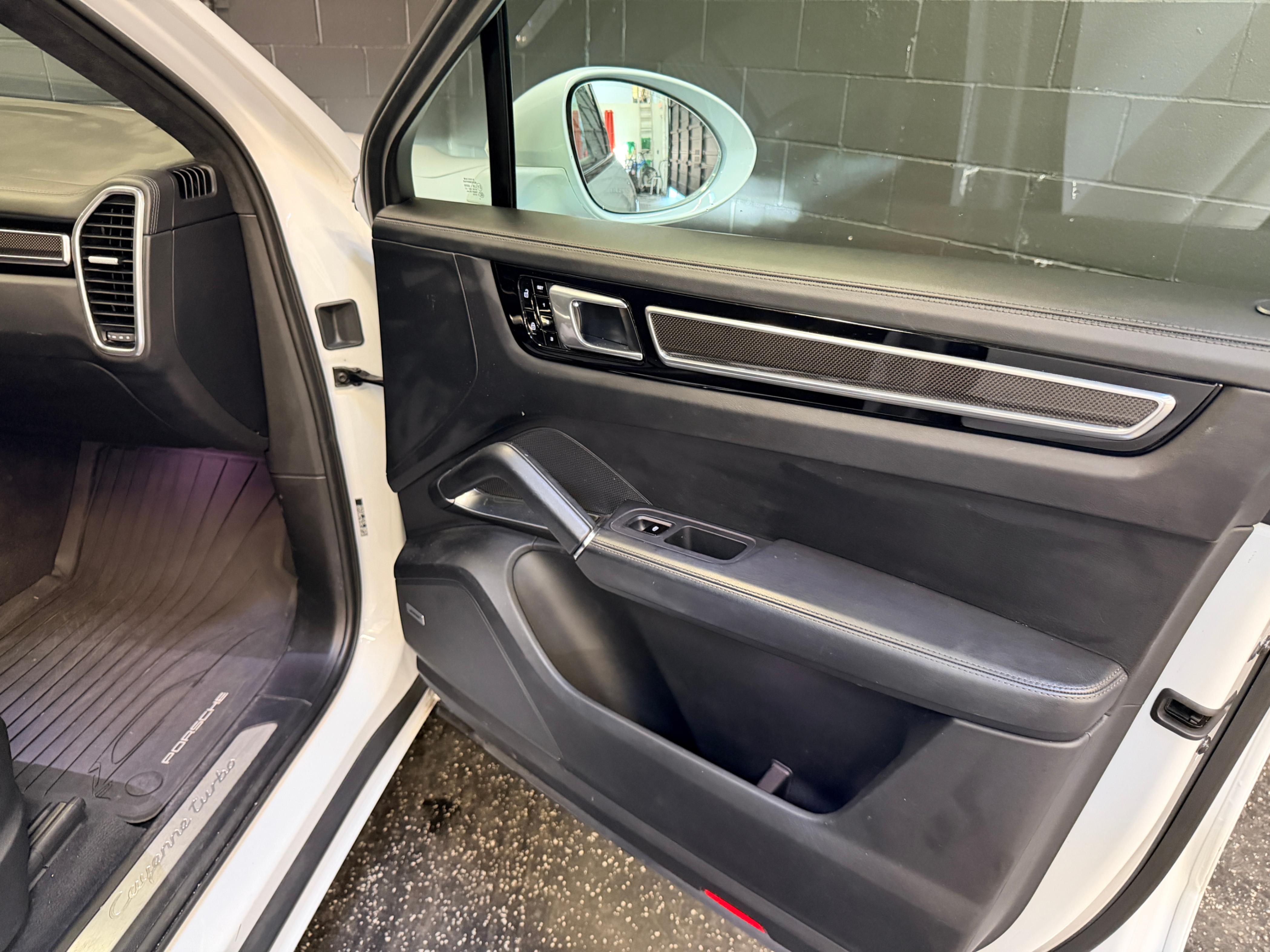 /hcwenterprisecorporation/2020-Porsche-Cayenne-3059258664113891.jpg